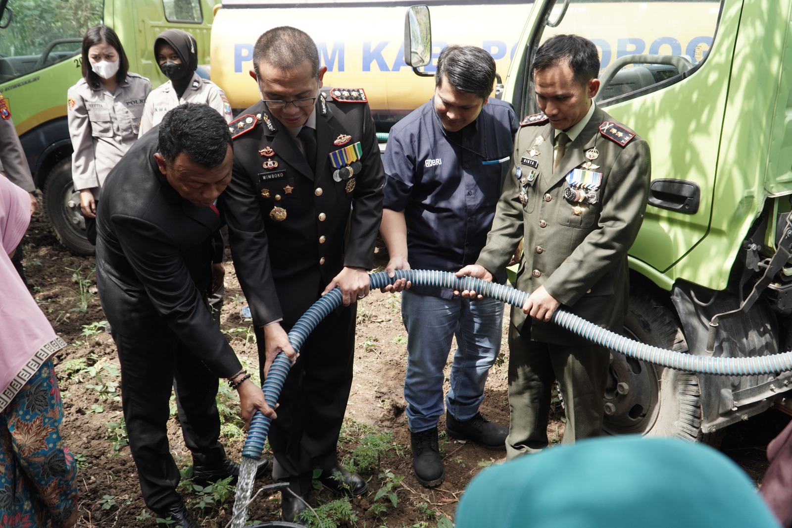 Polres Ponorogo Buatkan Sumur Bor Untuk Warga Karangpatihan