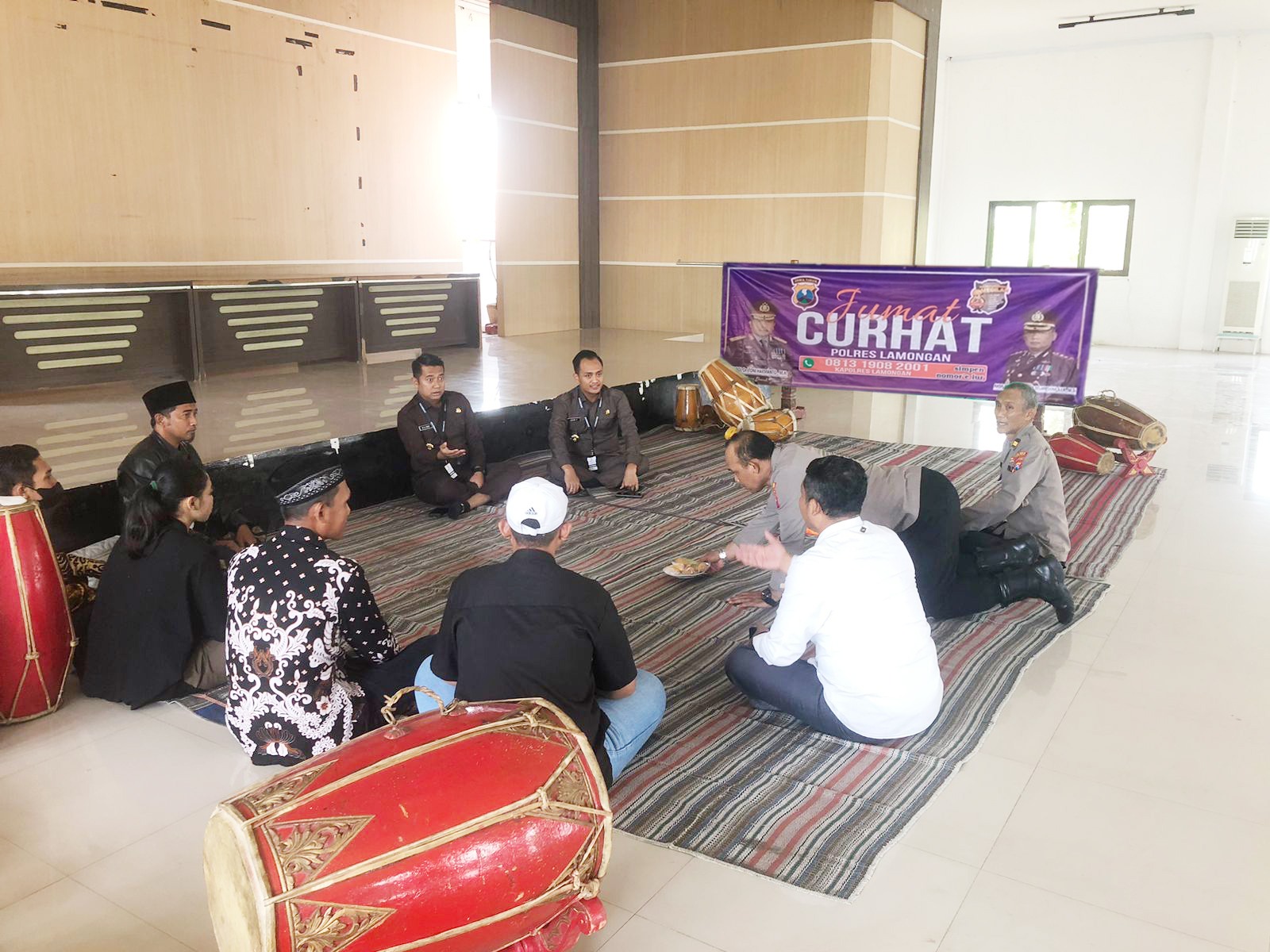 Polres Lamongan Gelar Jumat Curhat Bersama Para Penggiat Seni di Lamongan