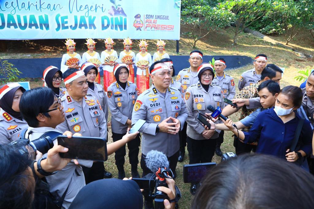 Peringati HUT RI ke-78 dan Sambut Hari Jadi ke-75 Polwan RI, Polri Targetkan Tanam 1 Juta Pohon di Indonesia