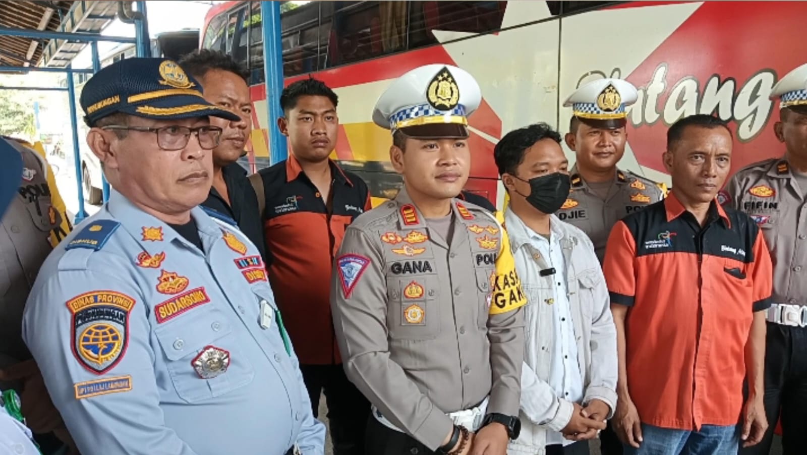 Quick Respon Satlantas Polres Lamongan Terkait Video Viral Pengendara Motor Vs Sopir Bus, Ini Klarifikasi, Kronologi Dan Hasil Mediasinya