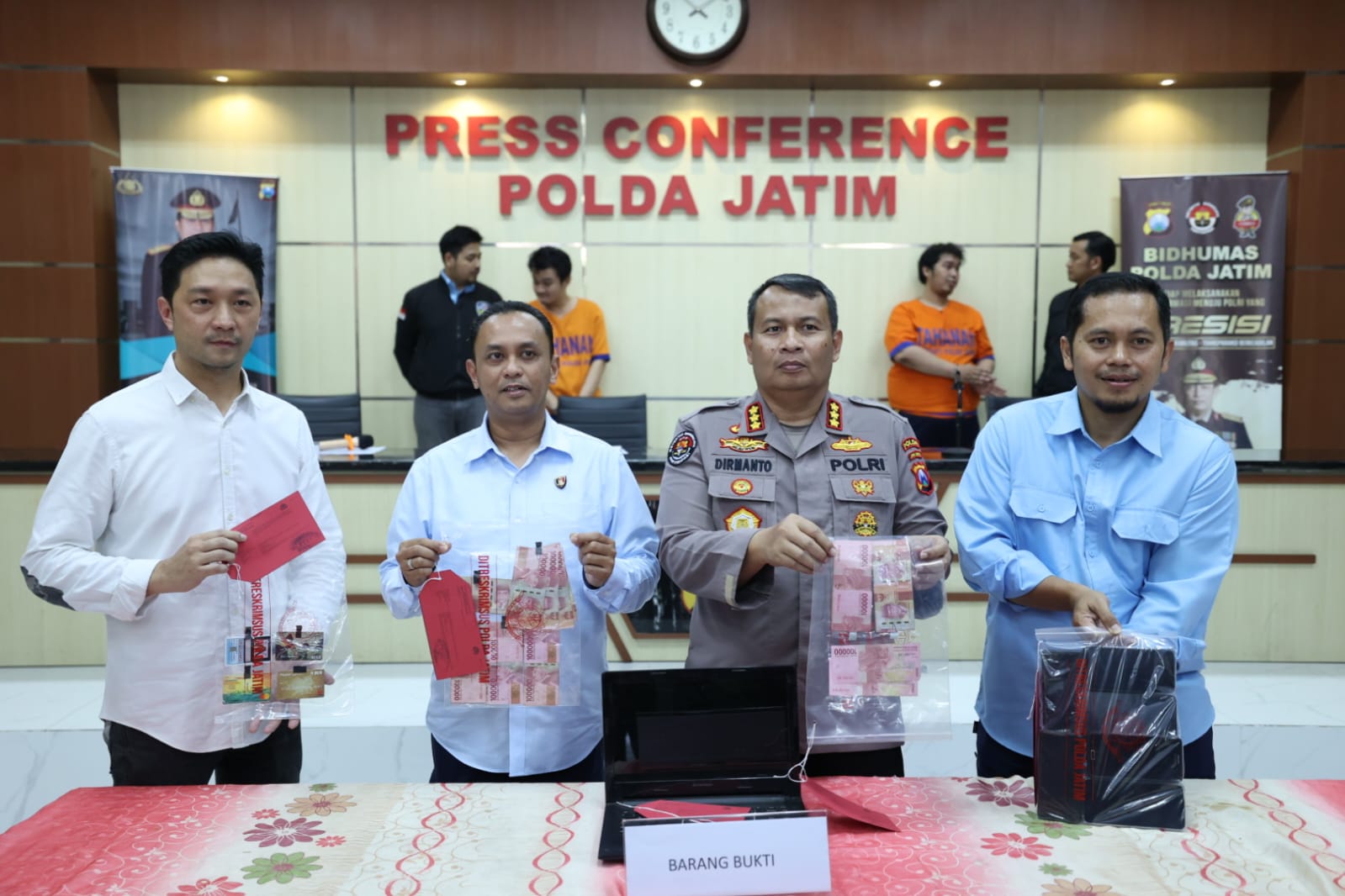 Polda Jatim Berhasil Amankan Dua Tersangka Order Makanan Fiktif  dengan Keuntungan Rp 2 Milyar
