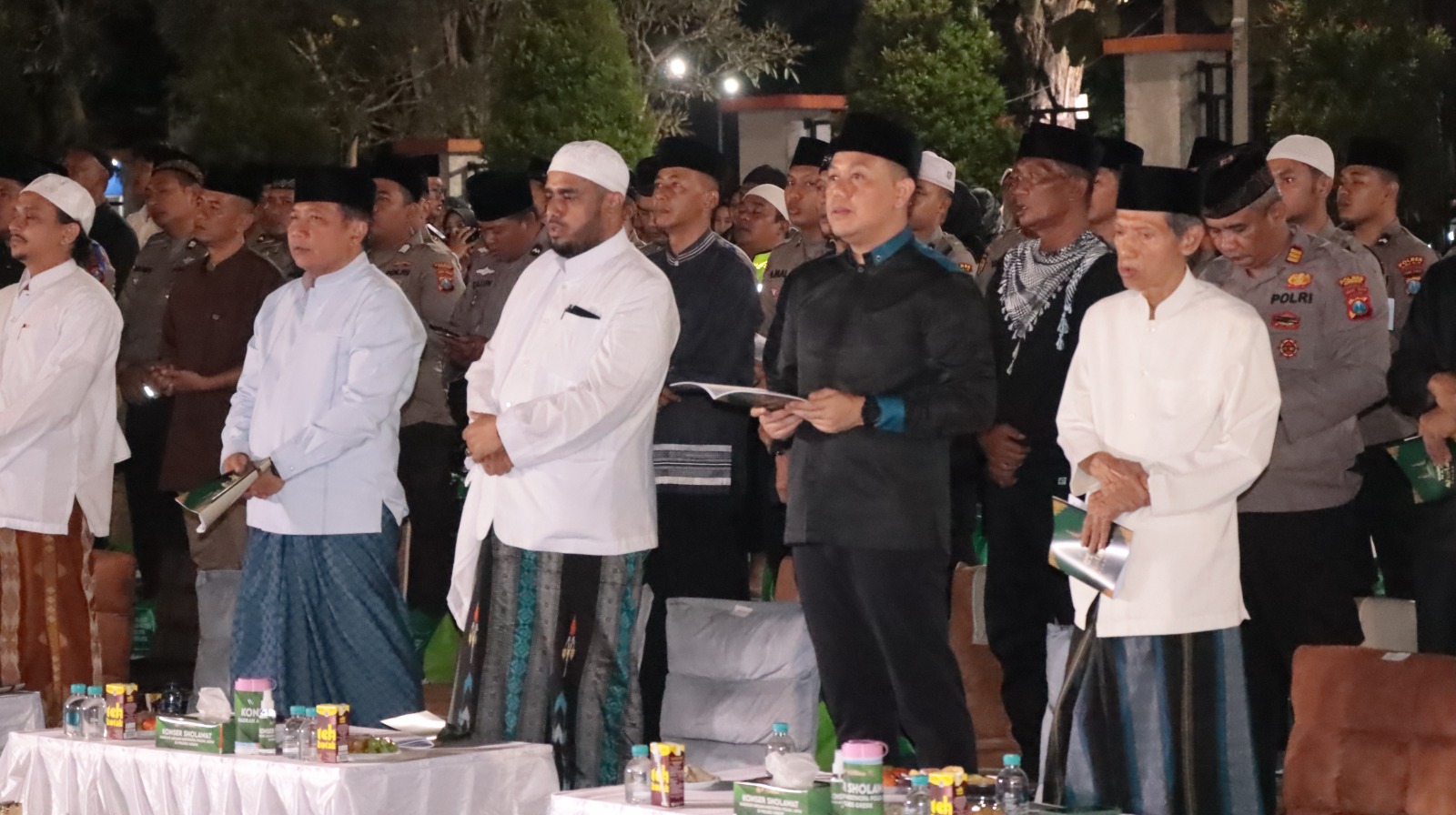 Jelang Pemilu 2024 Polres Gresik Gelar Sholawatan Bersama Tim Hadrah Aulian Musthofa Polda Jatim