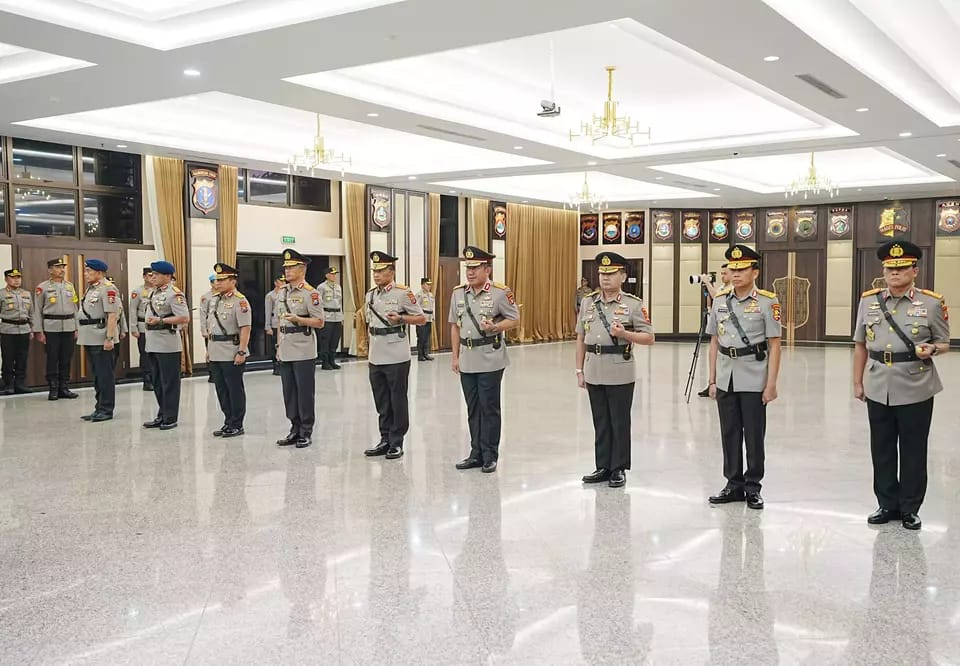 Kapolri Lantik Irjen Pol Drs Imam Sugianto,M.Si Sebagai Kapolda Jawa Timur