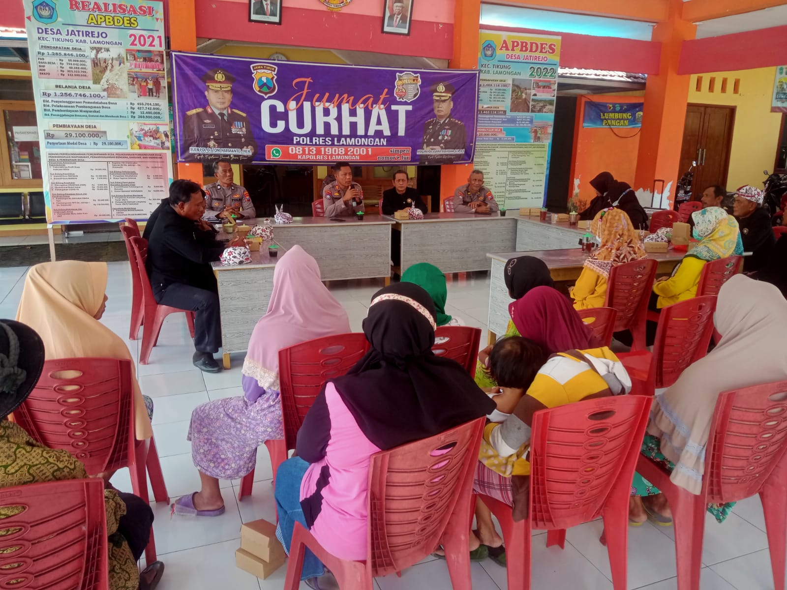 Polres Lamongan Gelar Kegiatan “Jumat Curhat” untuk mendengar Permasalahan Warga di Desa Jatirejo