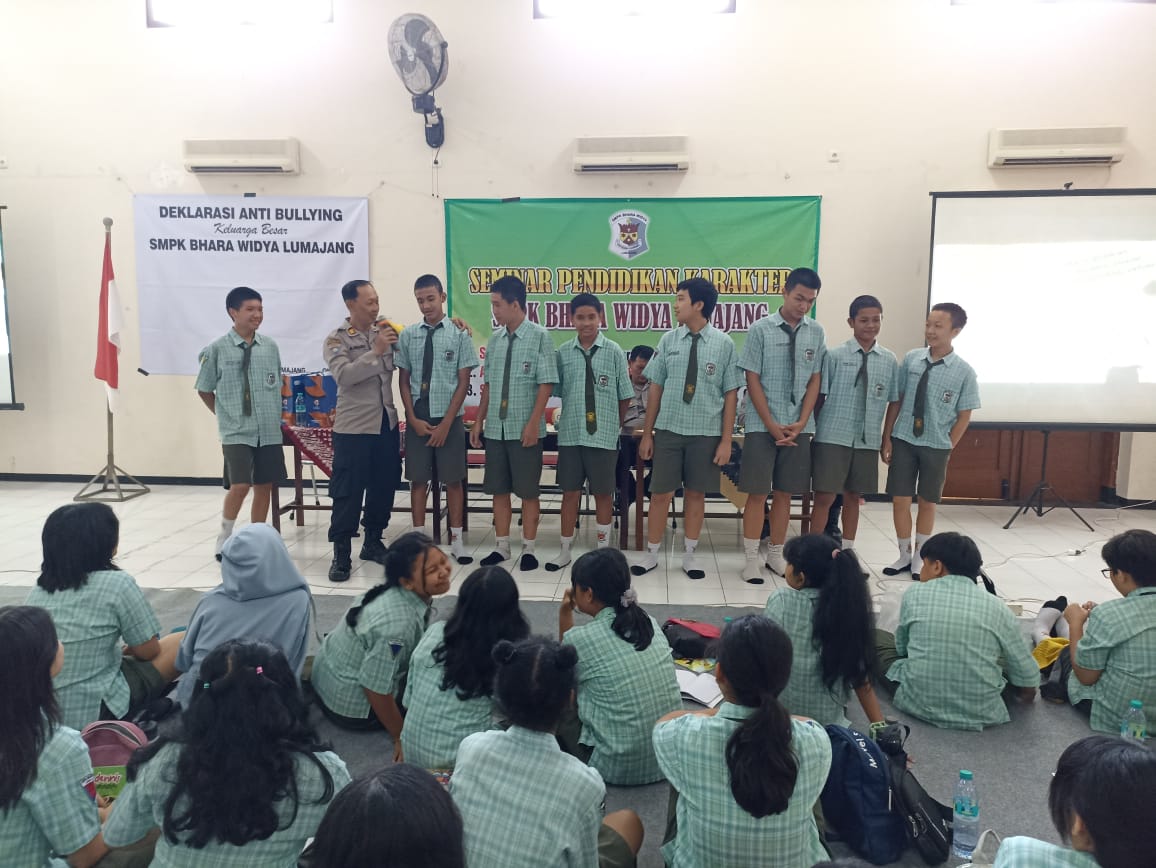 Stop Bullying, Polres Lumajang Sosialiasi di Sekolah