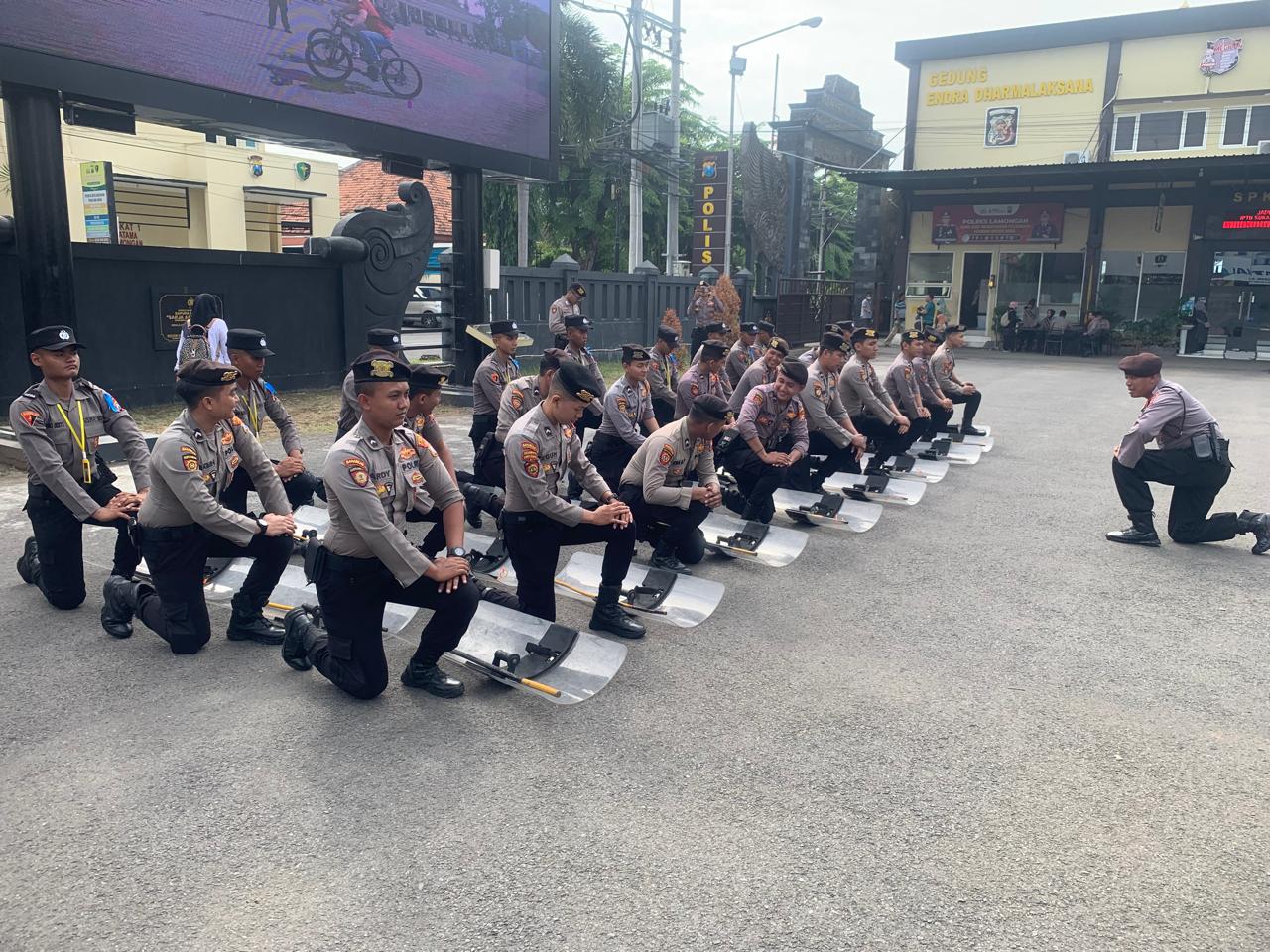 Polres Lamongan Gelar Latihan Peningkatan Kemampuan Dalmas Guna Persiapan Pilkada 2024