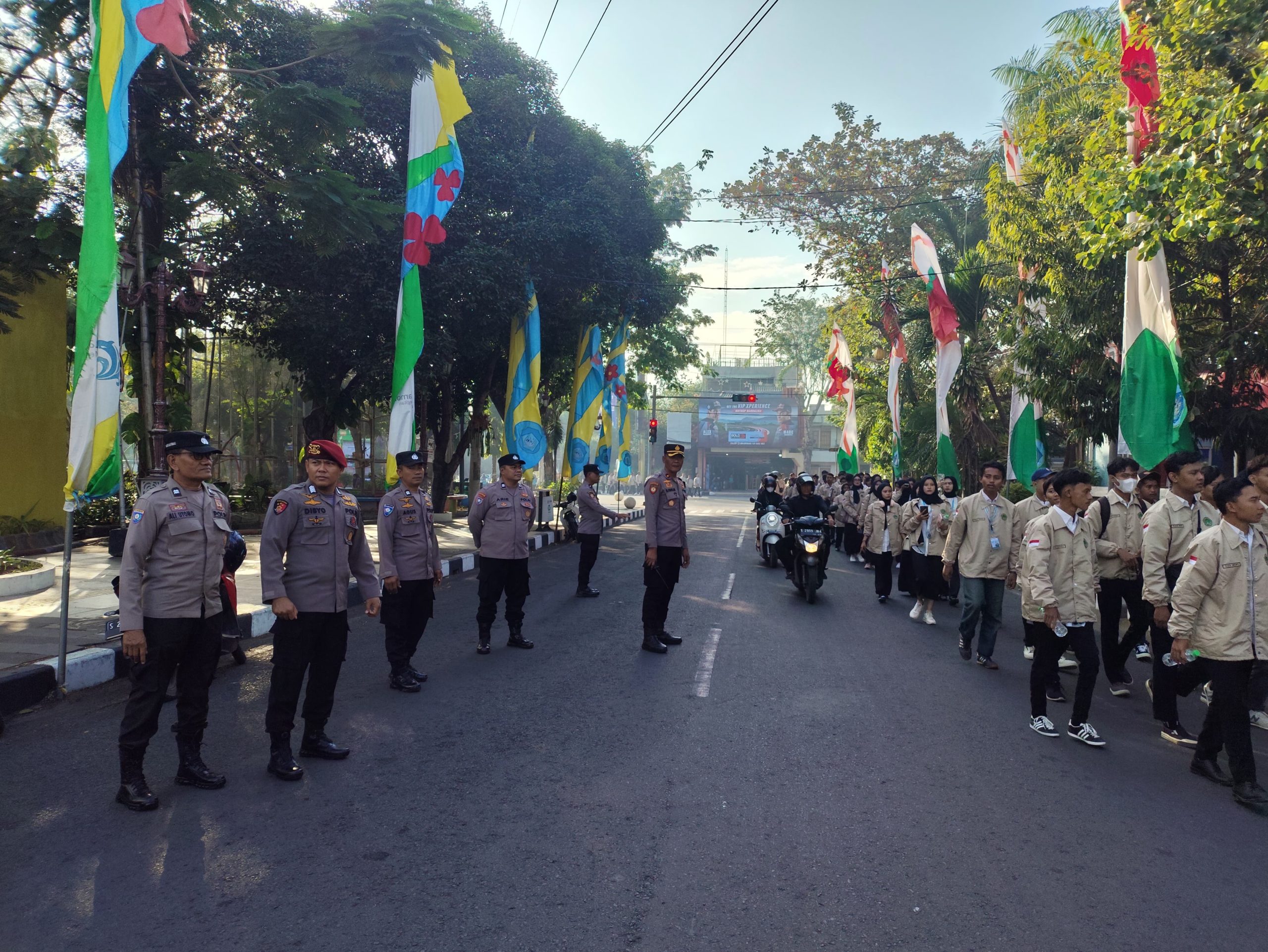 Polres Lamongan Laksanakan Pengamanan Pembukaan KKN Universitas Islam Lamongan