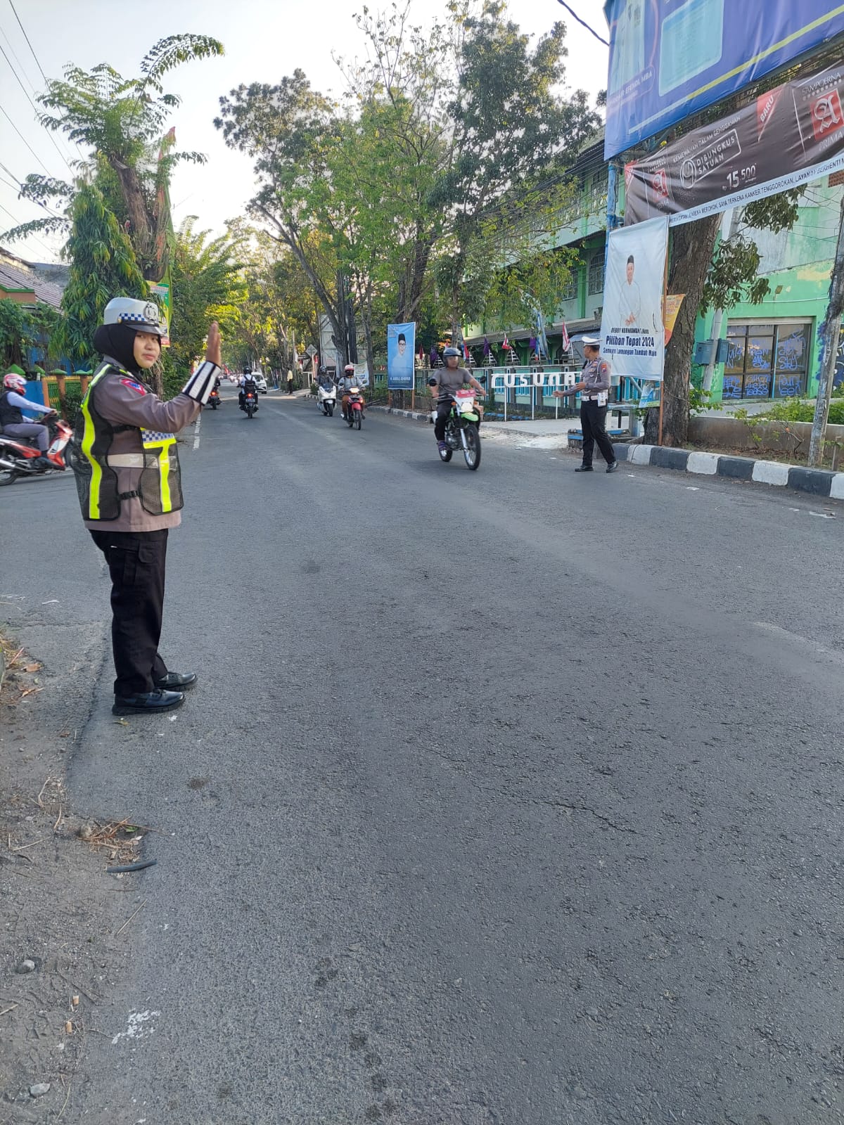 Personel Polres Lamongan Laksanakan Commander Wish Pagi Guna Kelancaran Arus Lalin