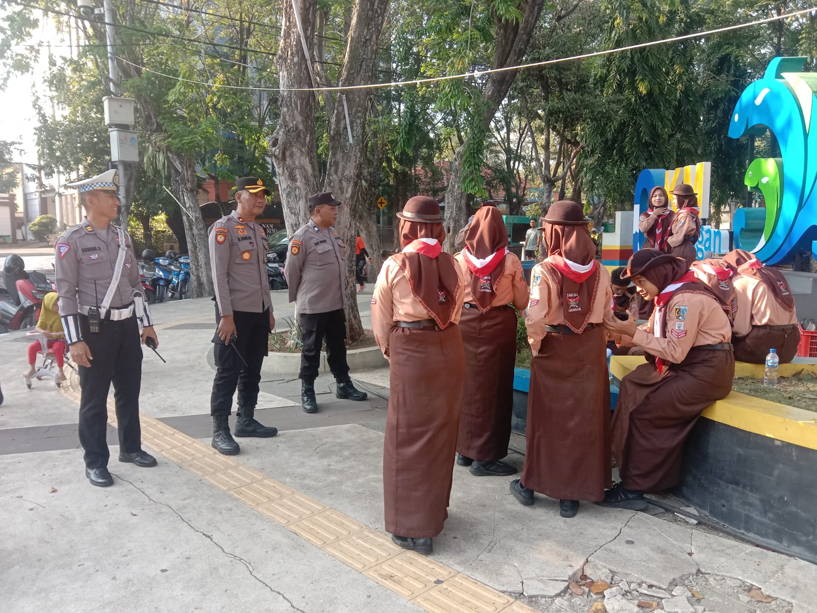 Polres Lamongan Laksanakan Pengamanan Apel Peringatan Hari Pramuka ke-63 di Alun-Alun Lamongan