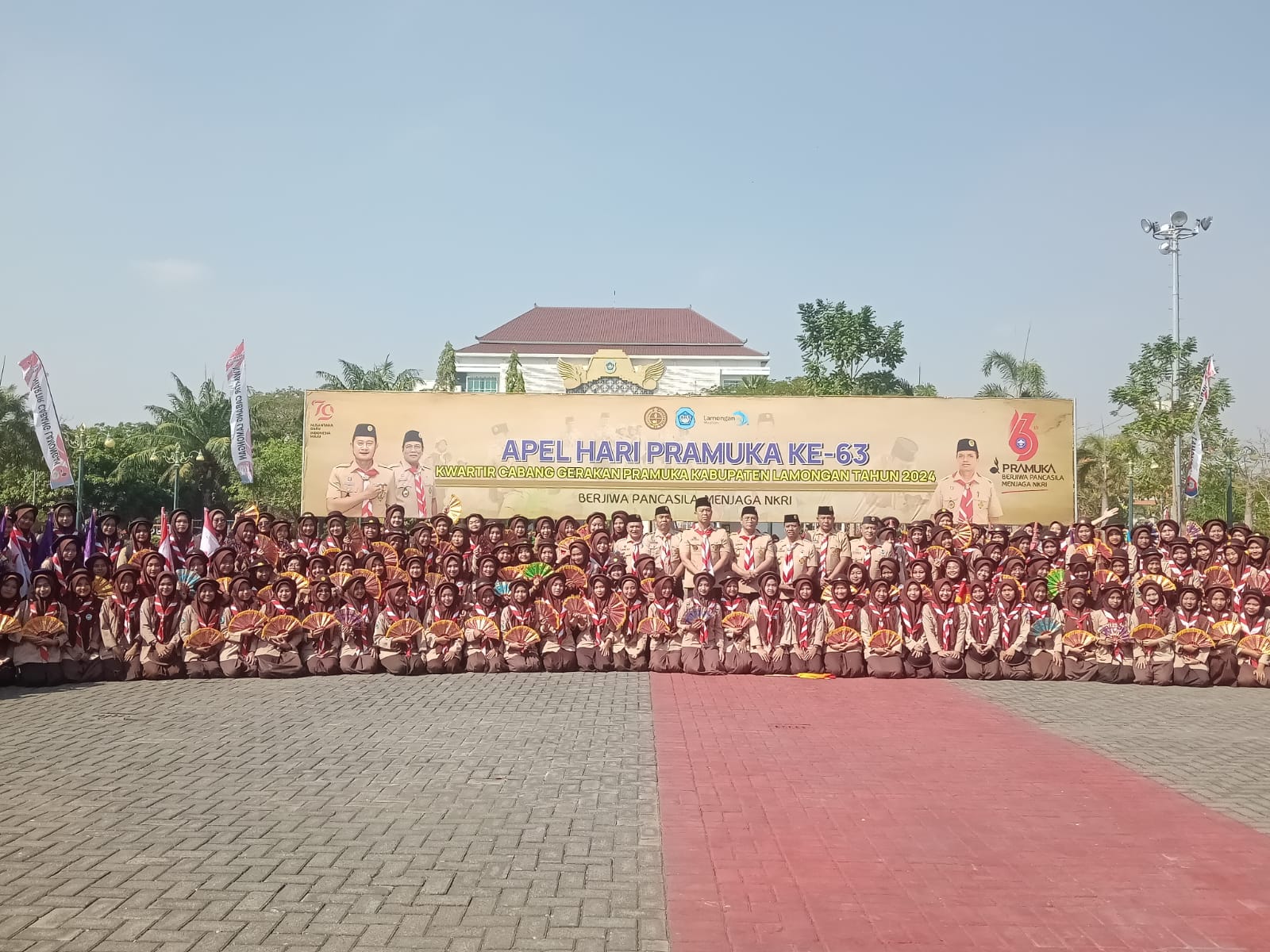 Kasatbinmas Polres Lamongan Hadiri Apel Besar Peringatan Hari Pramuka ke-63 di Alun Alun Kabupaten Lamongan