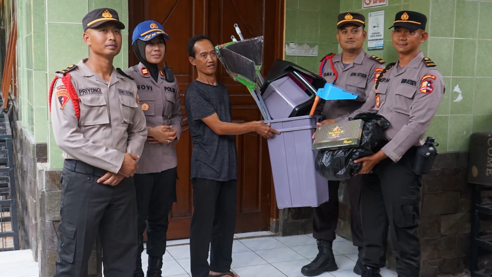 Sambut Ramadhan, Resimen Rahesa Aditya Diandra (RAD) SIP 52 Gelar Baksos Membersihkan 7 Masjid Di Kota Sukabumi