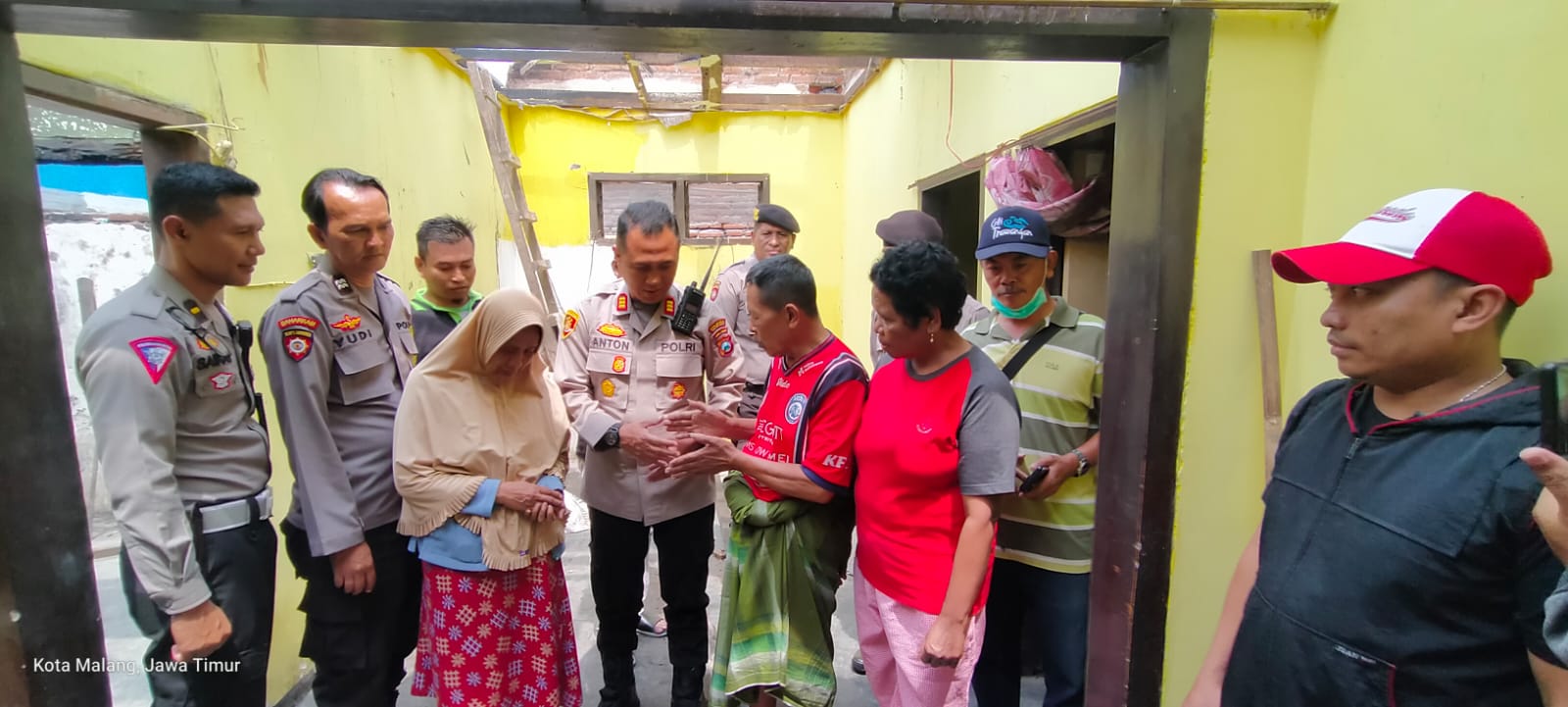 Polresta Malang Kota Salurkan Bantuan Untuk Korban Kebakaran