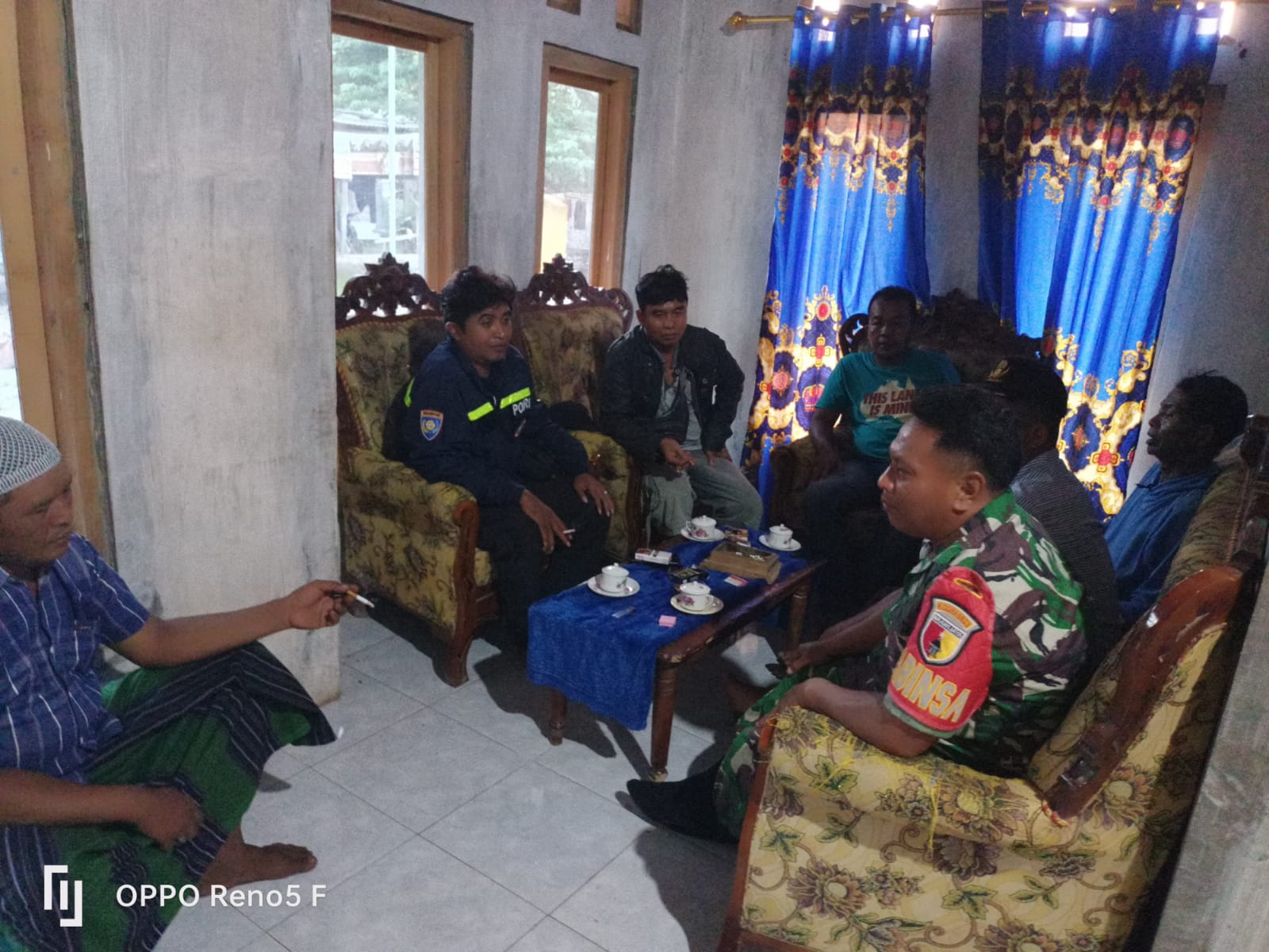 Kolaborasi, Polisi Bersama TNI dan Pemdes Berhasil Redam Isu Santet di Situbondo