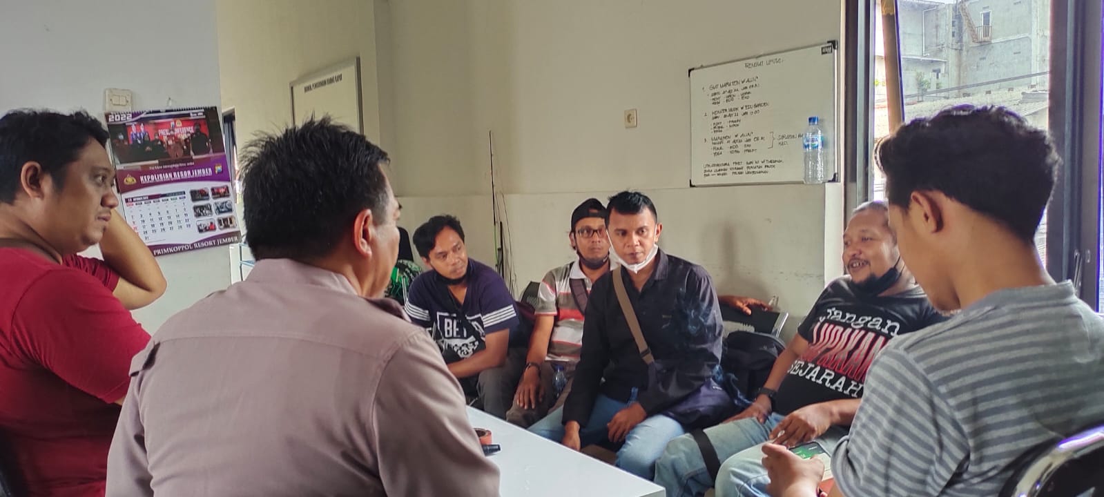 Polisi Berhasil Amankan Komplotan Penipu Pinjam Uang Pakai Jaminan Emas Palsu di Jember