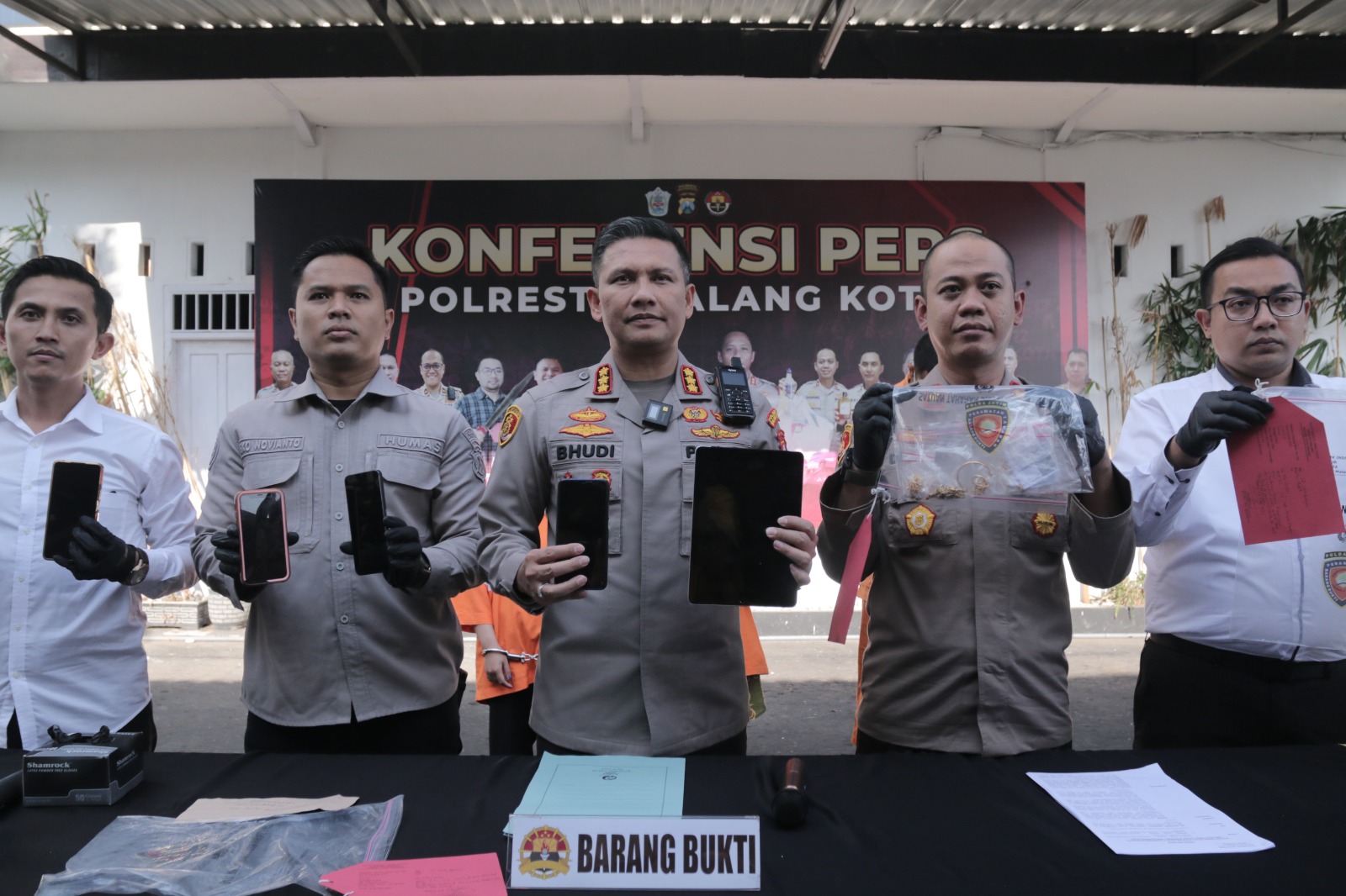 Polresta Malang Kota Berhasil Ungkap Penipuan Ticket Konser Coldplay, Tiga Tersangka Diamankan