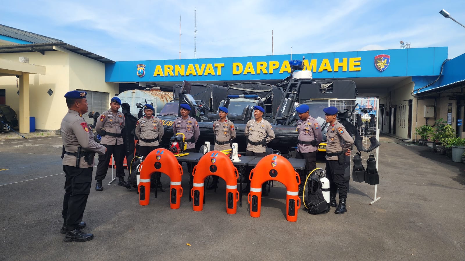 Ditpolairud Polda Jatim Berhasil Temukan ABK KLM Jaya Makmur Korban Laka Laut