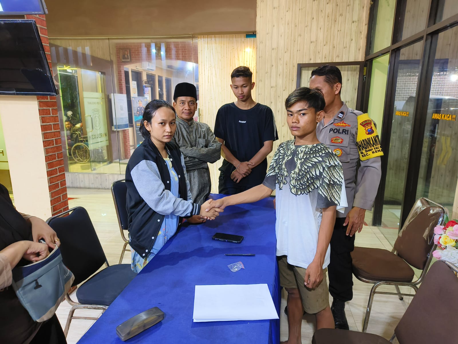 Polisi RW Mediasi Pencurian Handphone Modus Asmara di Kenjeran
