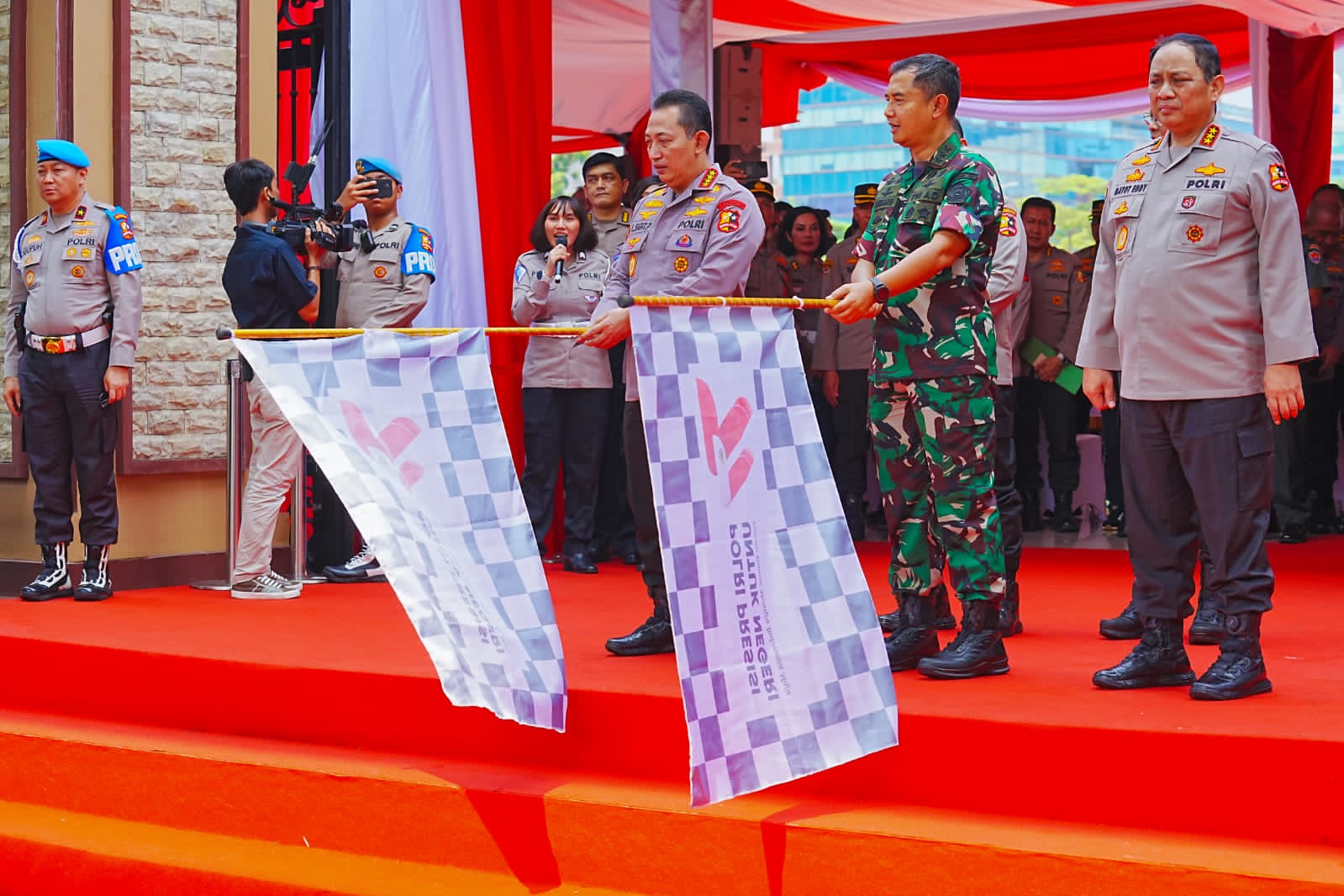 Masyarakat Apresiasi Bakti Sosial Polri Sambut HUT Bhayangkara ke-77