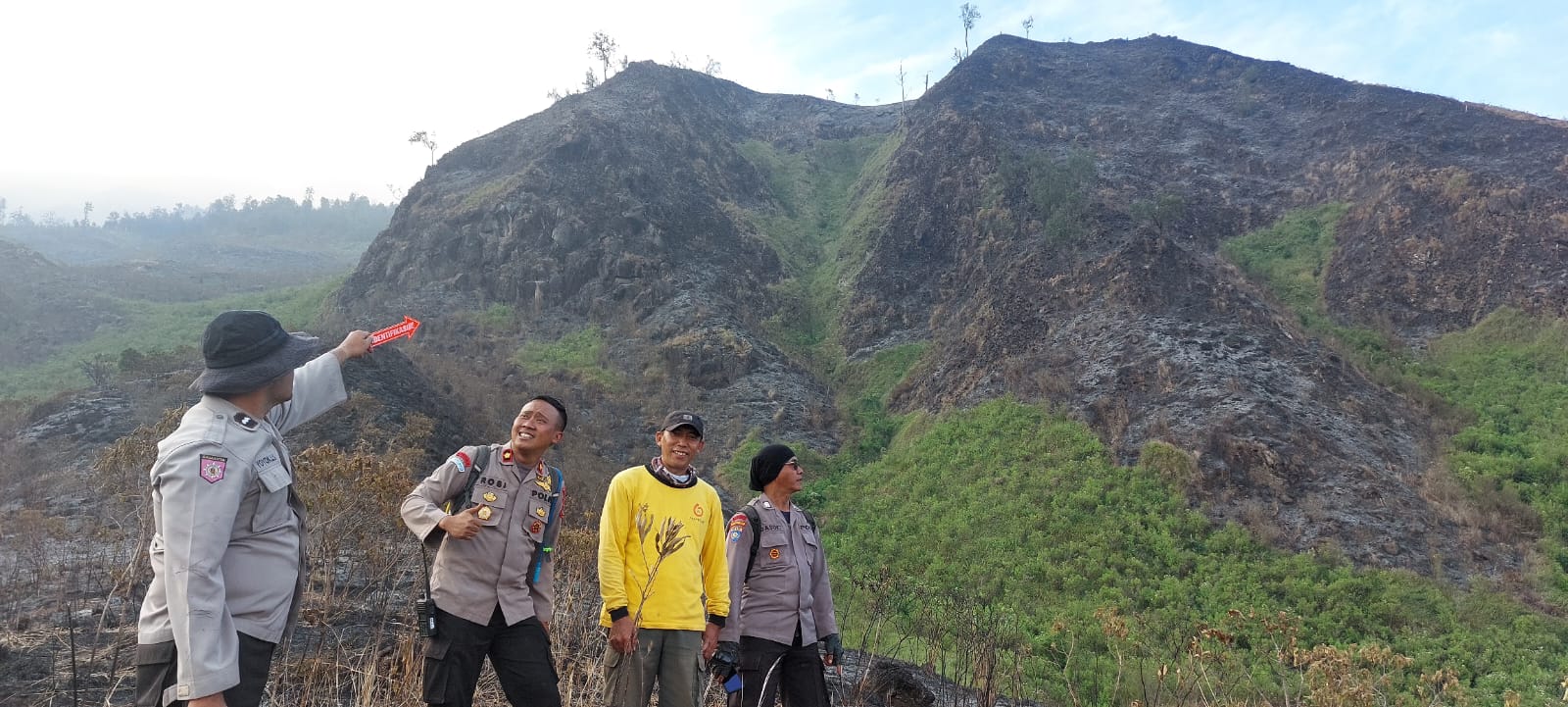 Penanganan Karhutla di Malang, Polisi Lakukan Olah TKP Bekas Titik Api Gunung Arjuno