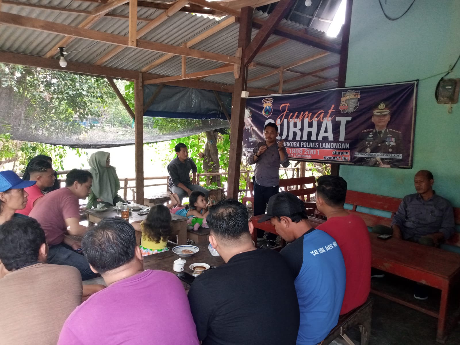 Polres Lamongan Gelar Jumat Curhat Presisi Di Desa Balun Berikan Himbauan Waspada Narkoba