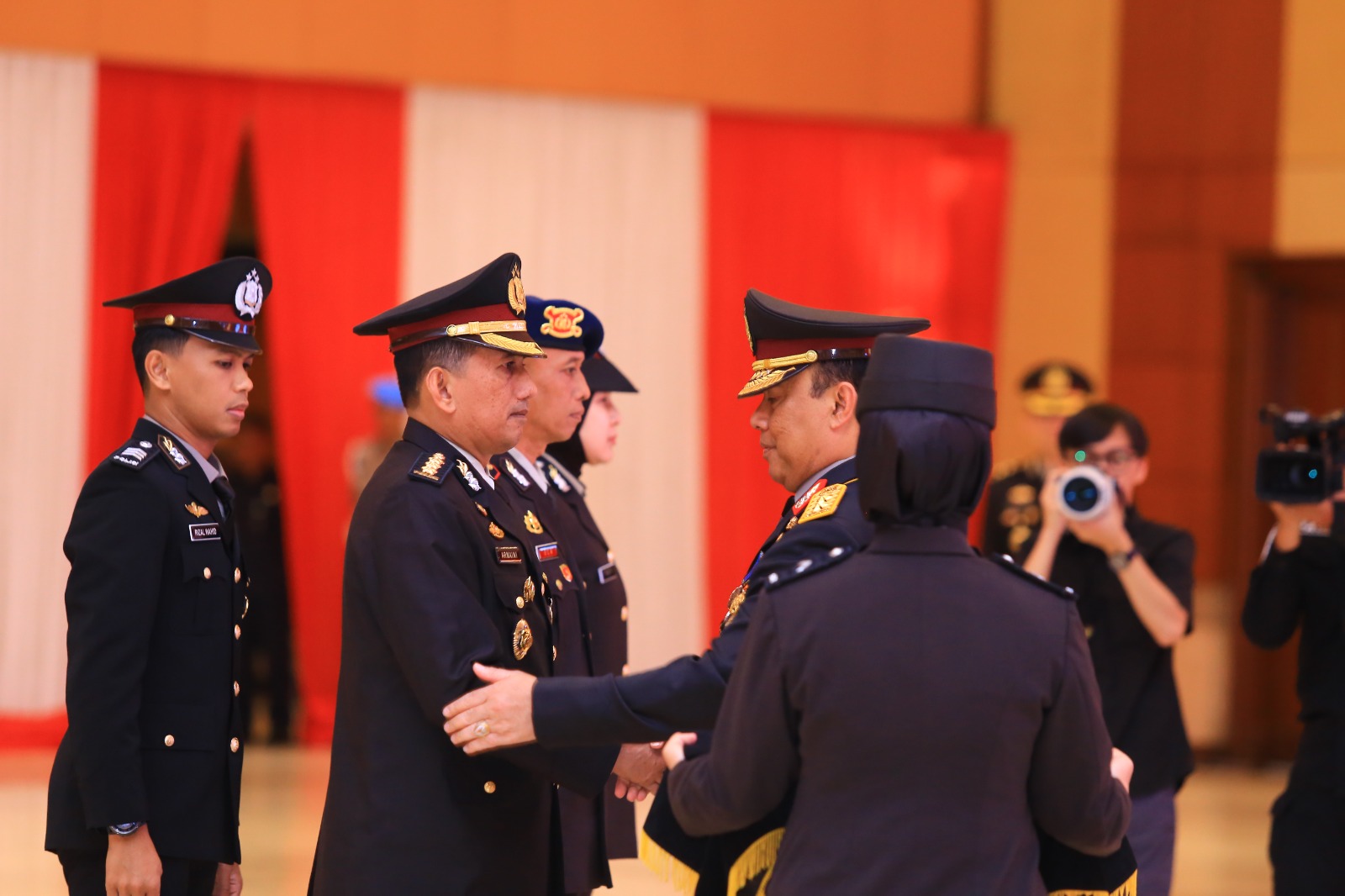 Presiden Jokowi Anugerahi 209 Personel Polri Bintang Bhayangkara Nararya