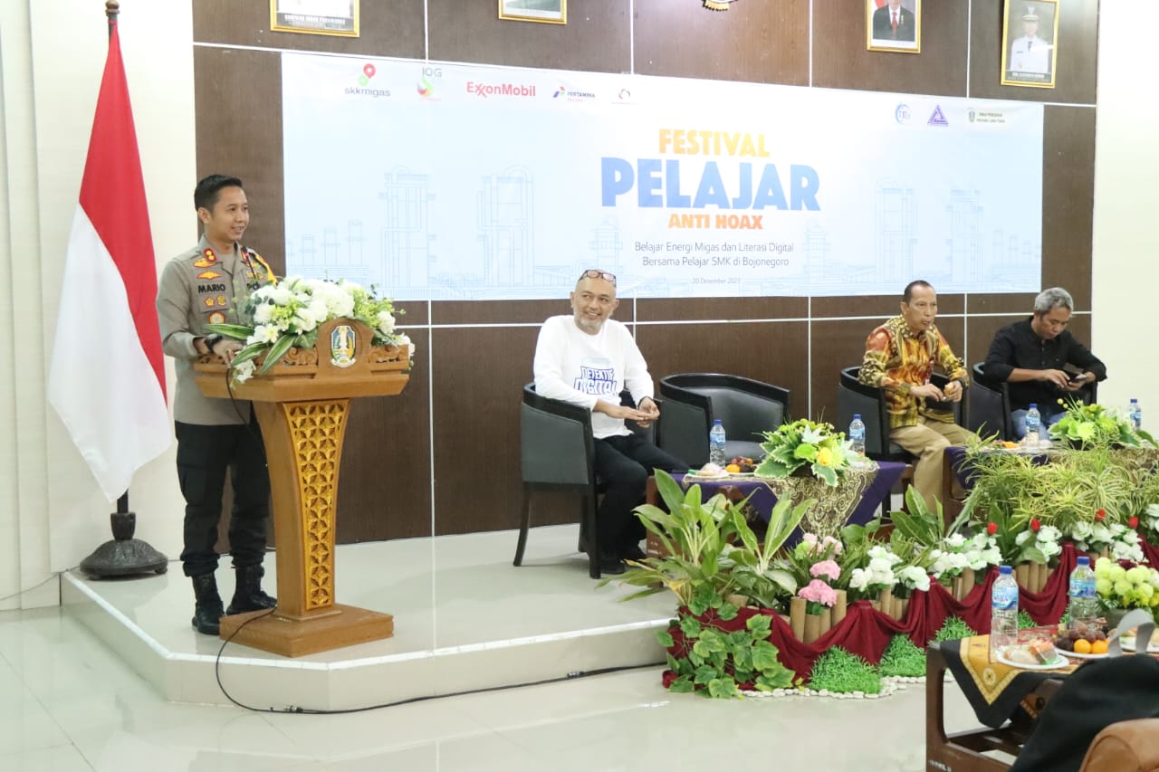 Cegah Hoax, Kapolres Bojonegoro Sampaikan Pentingnya Literasi di Era Digital