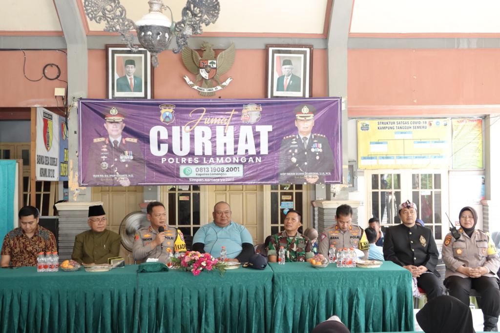 Jumat Curhat Polres Lamongan Gelar Pengobatan Gratis Dan Penyerahan Bantuan Sosial Kepada Warga Yang Membutuhkan