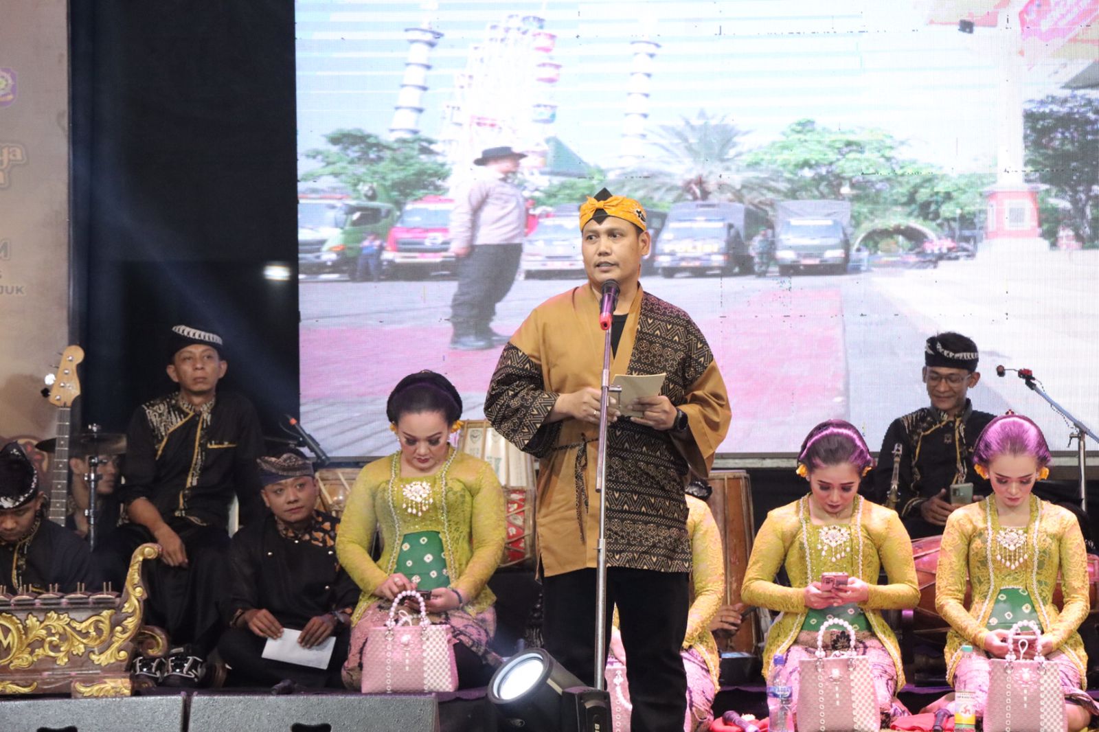 Untuk Pemilu Damai, Polres Lamongan Gelar Malam Bulan Bakti Budaya Nusantara