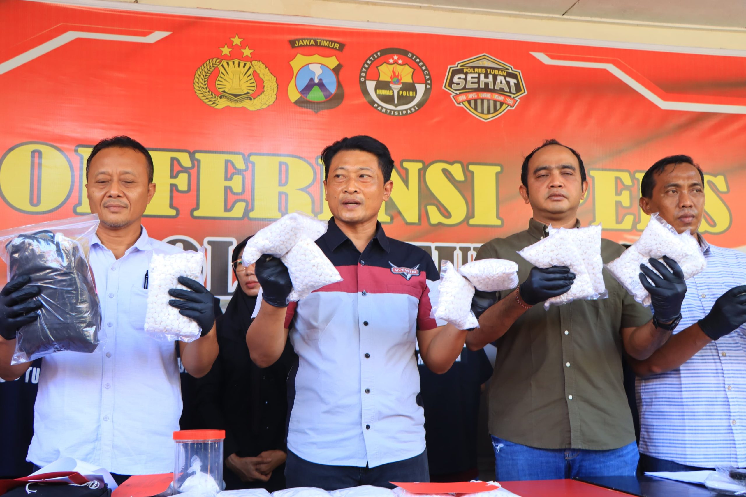 Polres Tuban Berhasil Amankan Jaringan Pengedar Narkoba Lintas Provinsi 20.200 Butir Carnophen Disita