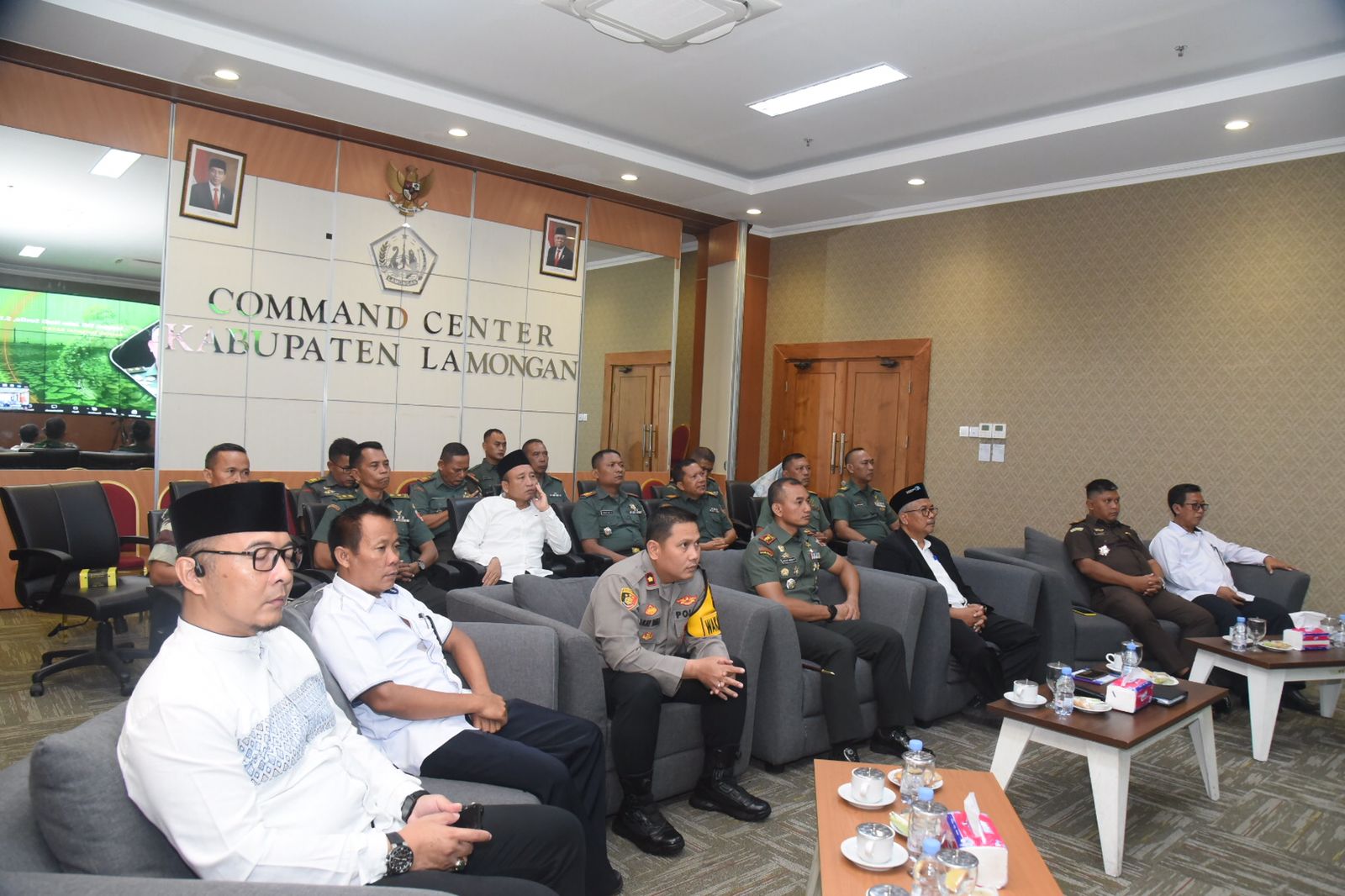 Wakapolres Lamongan, Kompol Akay Fahli, S.Kom., S.I.K., M.Si Hadiri Komsos Virtual Bersama Forkopimda dan Aparat Pemerintah TA 2024