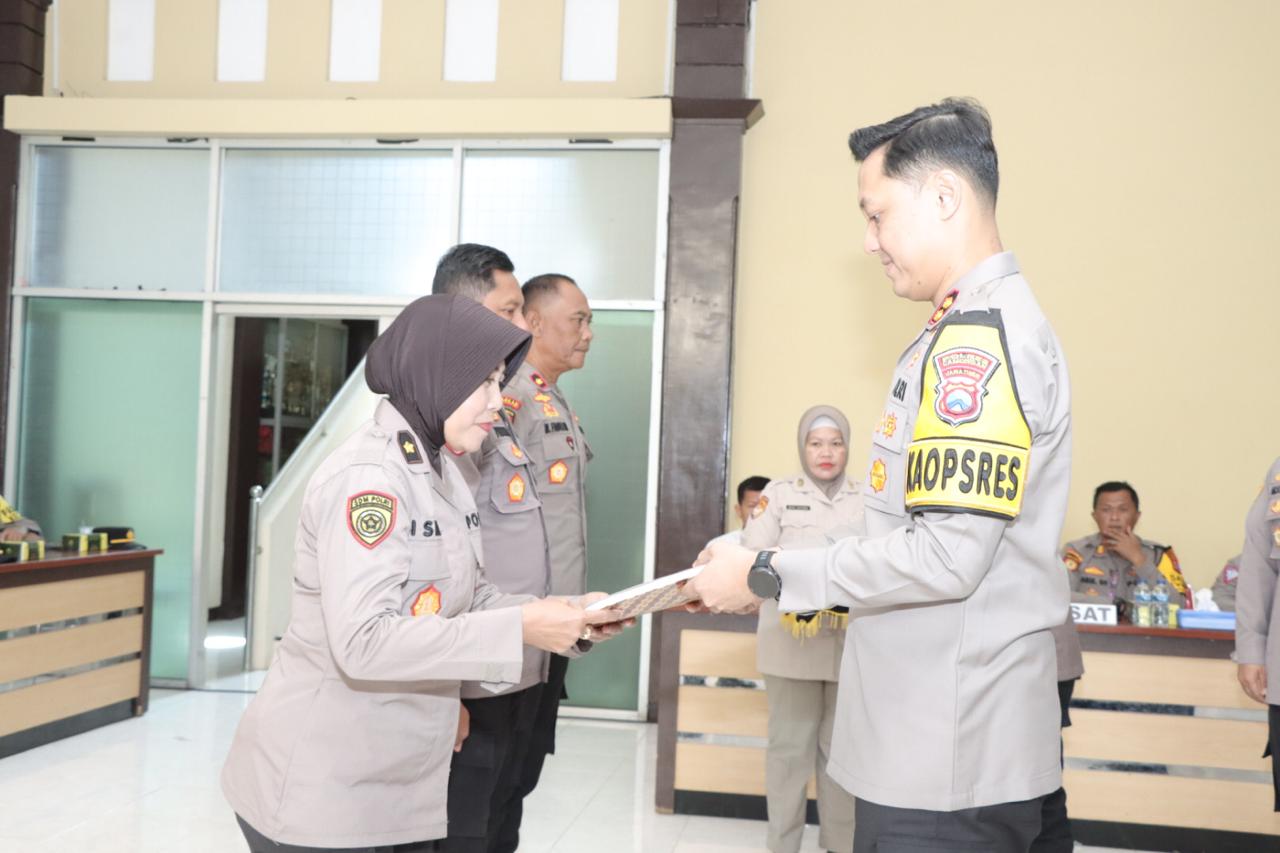 Polres Lamongan Gelar Sosialisasi DIPA RKA-KL Tahun 2024 dan Penanda Tanganan Pakta Integritas Polres Lamongan