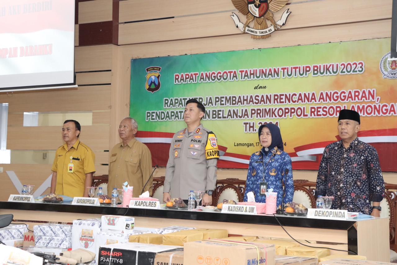 Kapolres Lamongan Pimpin Rapat Anggota Tahunan Tutup Buku 2023 Dan Rapat Kerja Pembahasan Rencana Anggaran