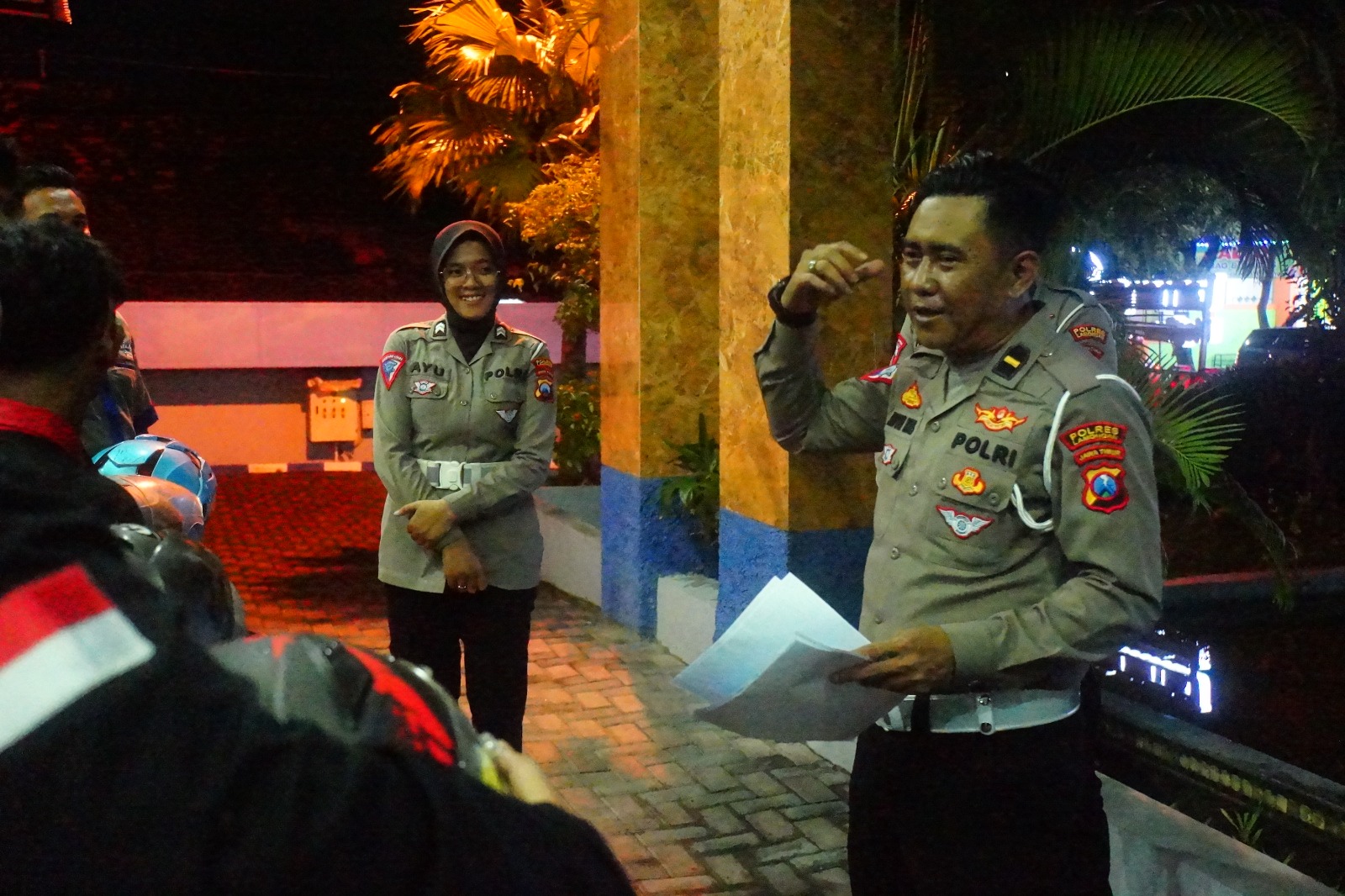 Unit Kamsel Satlantas Polres Lamongan Sosialisasikan Kamseltibcar Lantas kepada Komunitas Motor