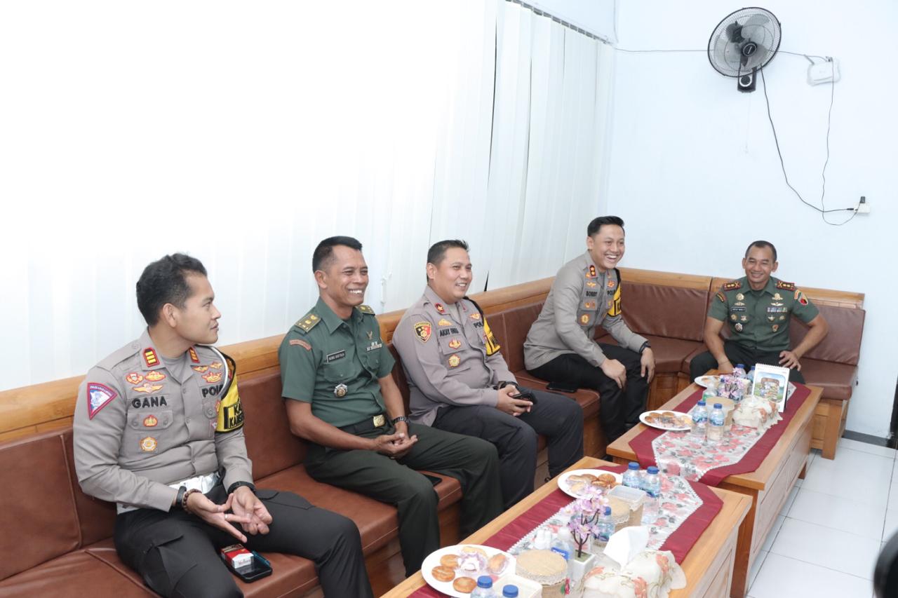 Perkuat Sinergitas TNI POLRI, Kapolres Lamongan Silaturahmi Dengan Dandim 0812 Lamongan
