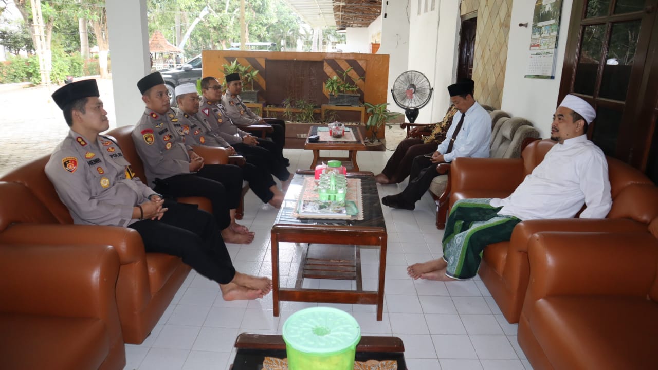 Pesan Pemilu Damai, Kapolres Sumenep Silaturahmi ee Ponpes Al Amien Sumenep