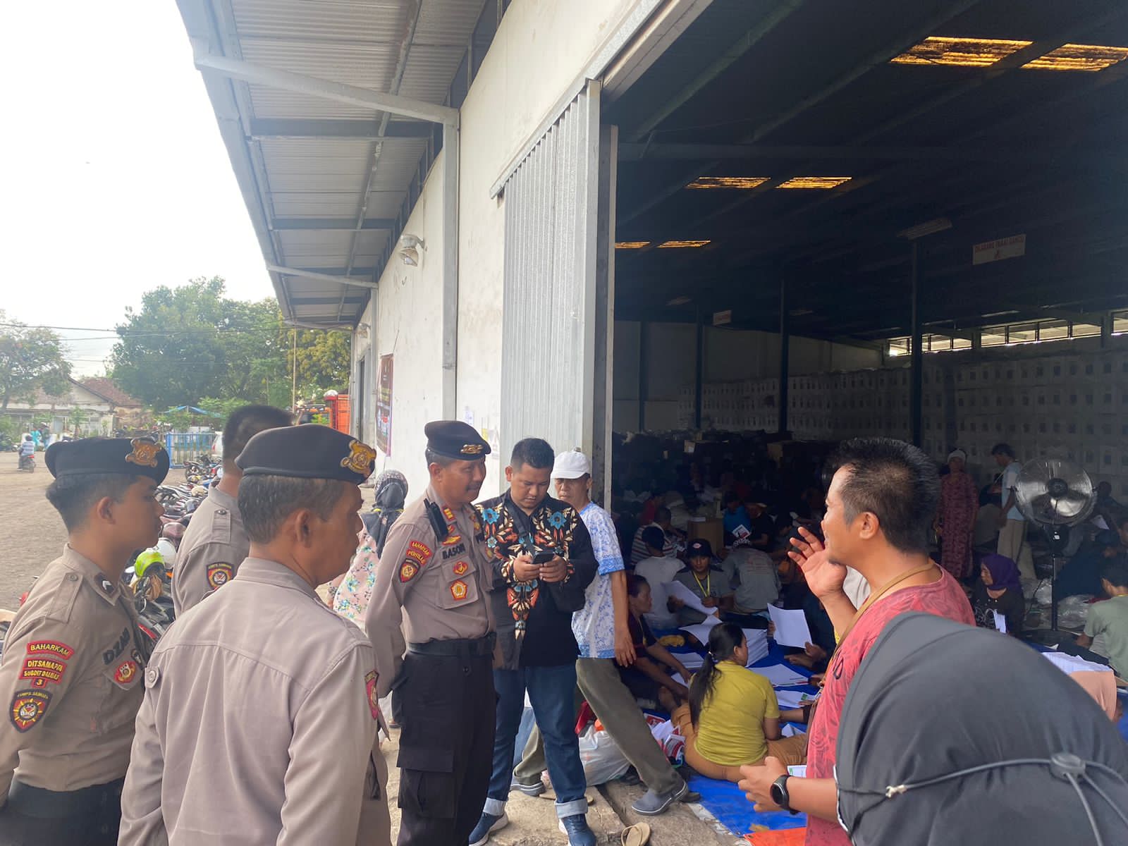 Jamin Keamanan Kertas Suara Polresta Banyuwangi Siagakan Personel 24 Jam di Gudang KPU
