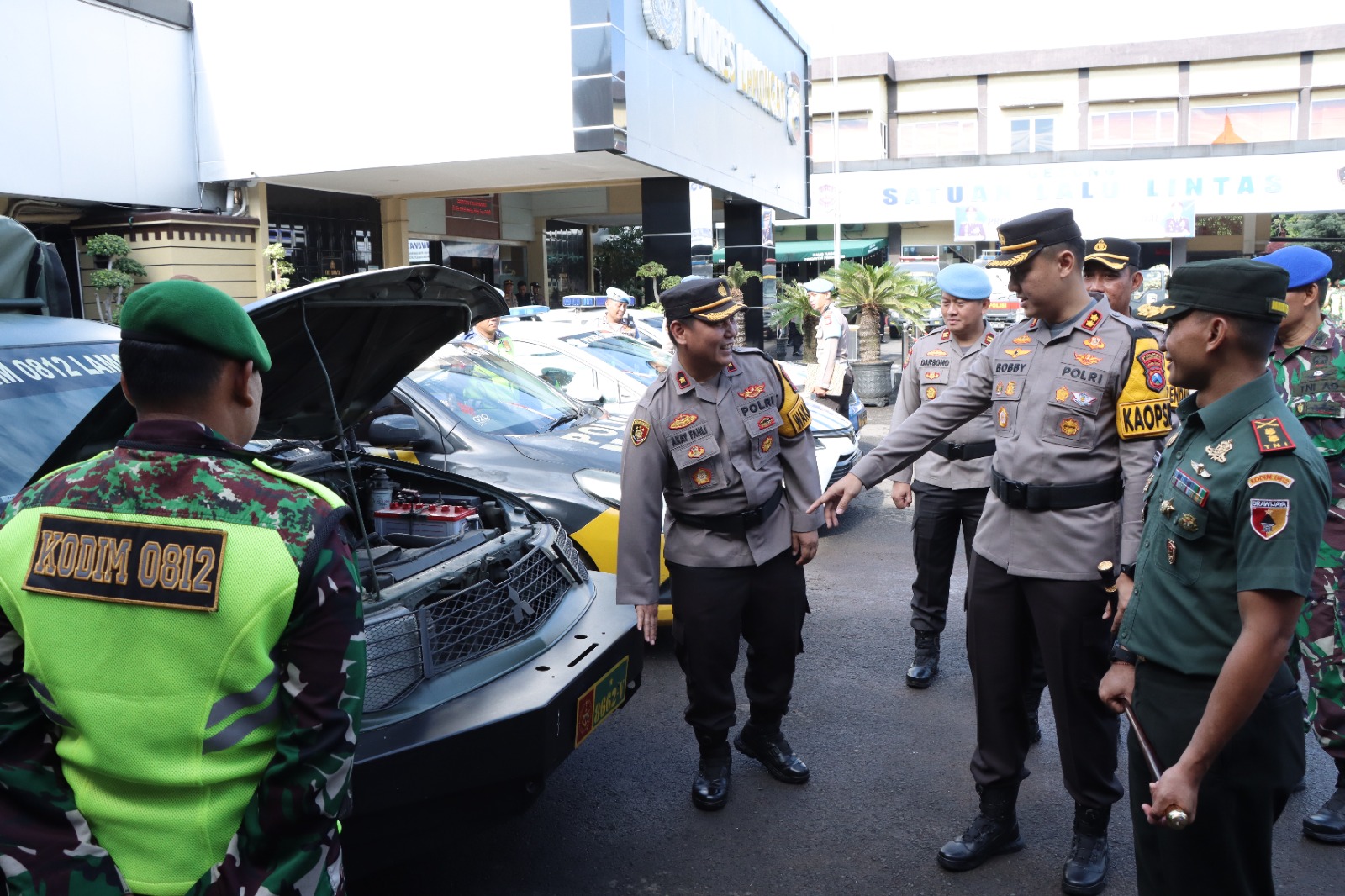 Apel Gabungan Patroli Skala Besar di Lapangan Mapolres Lamongan Menyongsong Bulan Bakti TNI Polri Tahun 2024