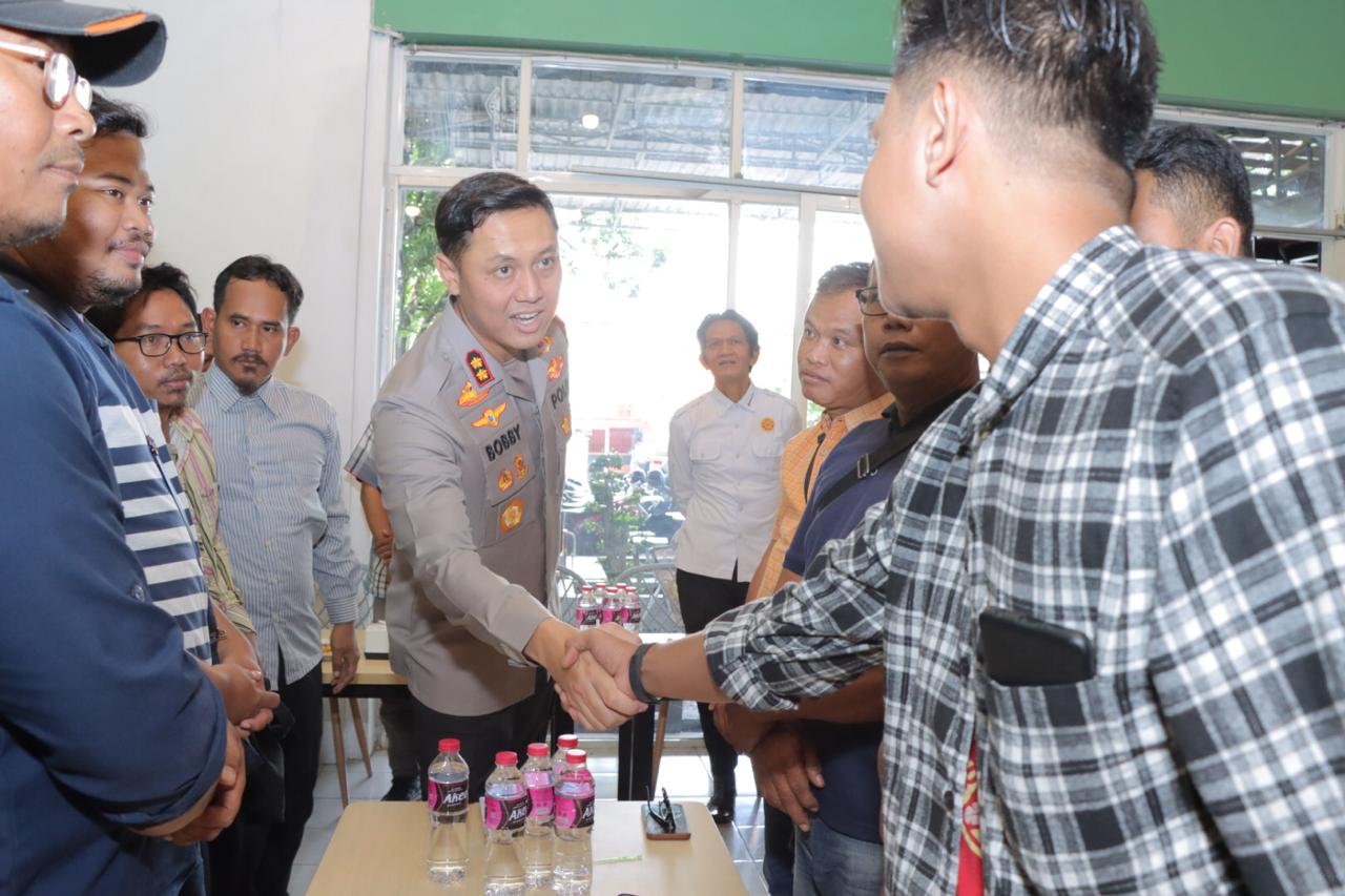 Polres Lamongan Menggelar “Piramida” Ngopi Bareng Bersama Media Pasca Pemilu 2024