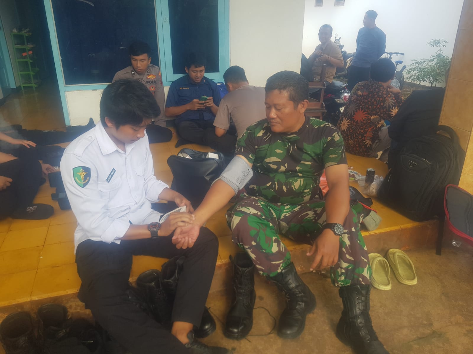 Pasca Pemilu 2024: Polres Lamongan Peduli Kesehatan Petugas Pengamanan Pemungutan Suara Ulang