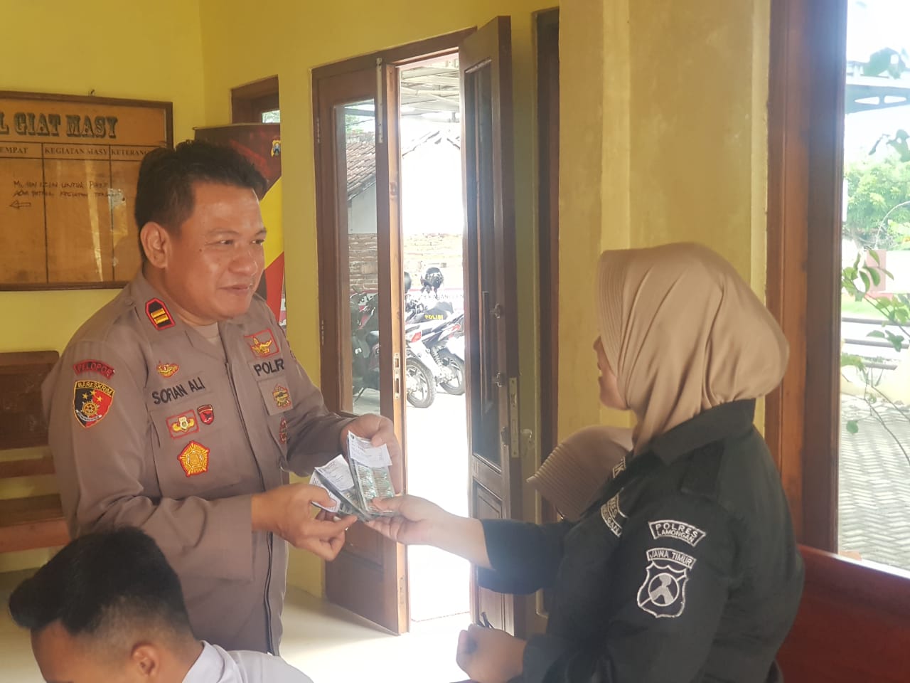 Sie Dokkes Polres Lamongan Laksanakan Pelayanan Kesehatan Keliling