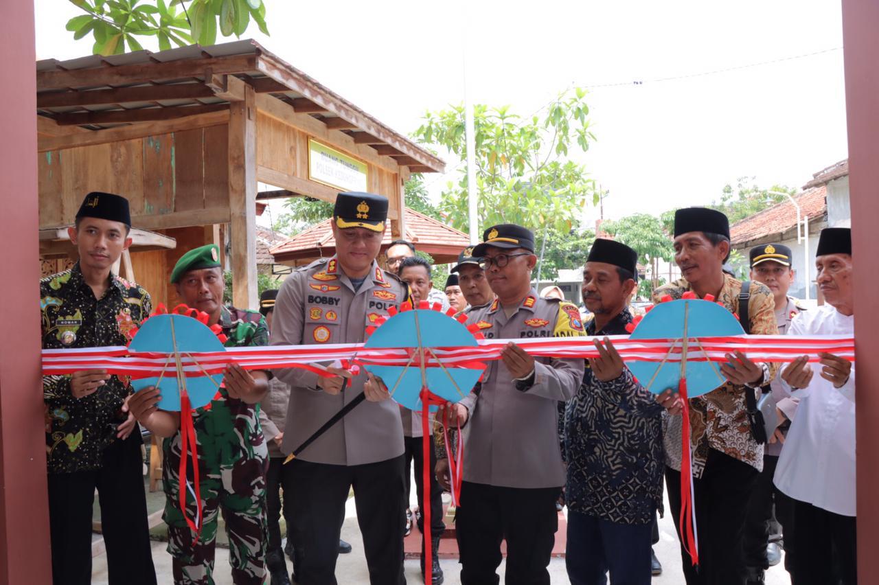 Kapolres Lamongan Pimpin Program Jumat Curhat Dan Peresmian Gedung Polsek Kedungpring Polres Lamongan