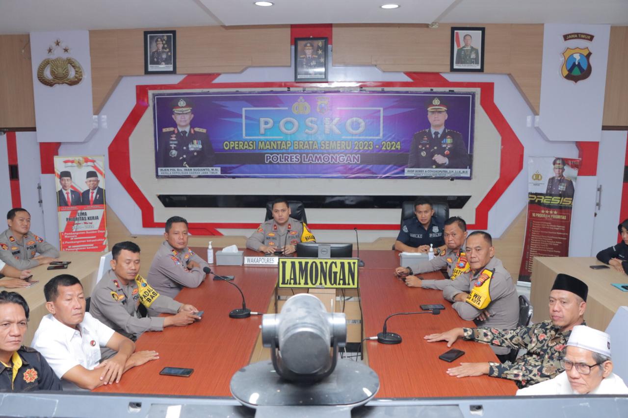 Polres Lamongan Ikuti Zoom Meeting Dialog Penguatan Internal Polri Pastikan Ketersediaan dan Keterjangkauan Harga Pangan Jelang Dan Pasca Lebaran 2024