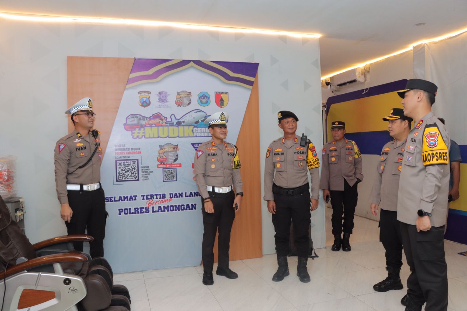 Pengecekan Pos Pam dan Pos Yan Oleh Kapolres Lamongan Guna Pastikan Kesiapan Personel