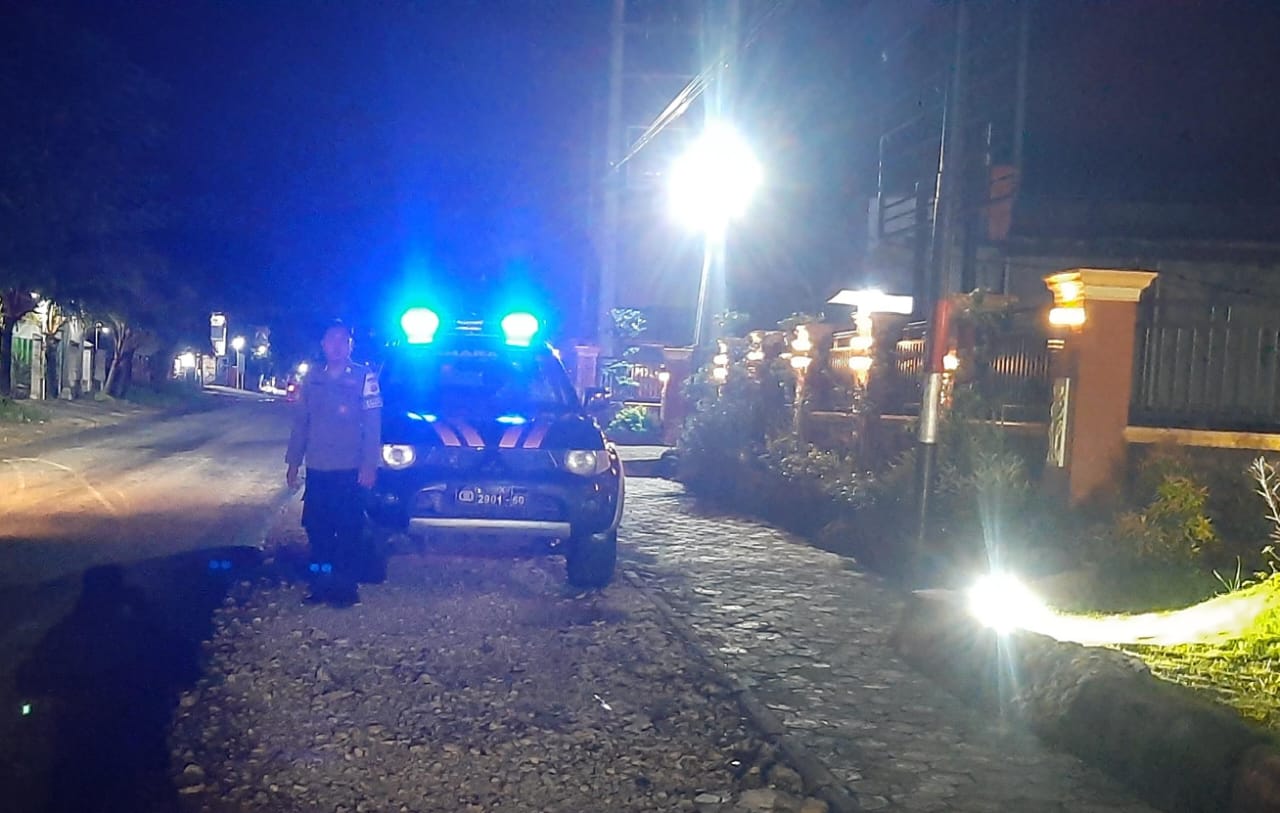 Polres Lamongan Laksanakan Patroli Blue Light dalam Rangka Harkamtibmas Wilayah Kabupaten Lamongan