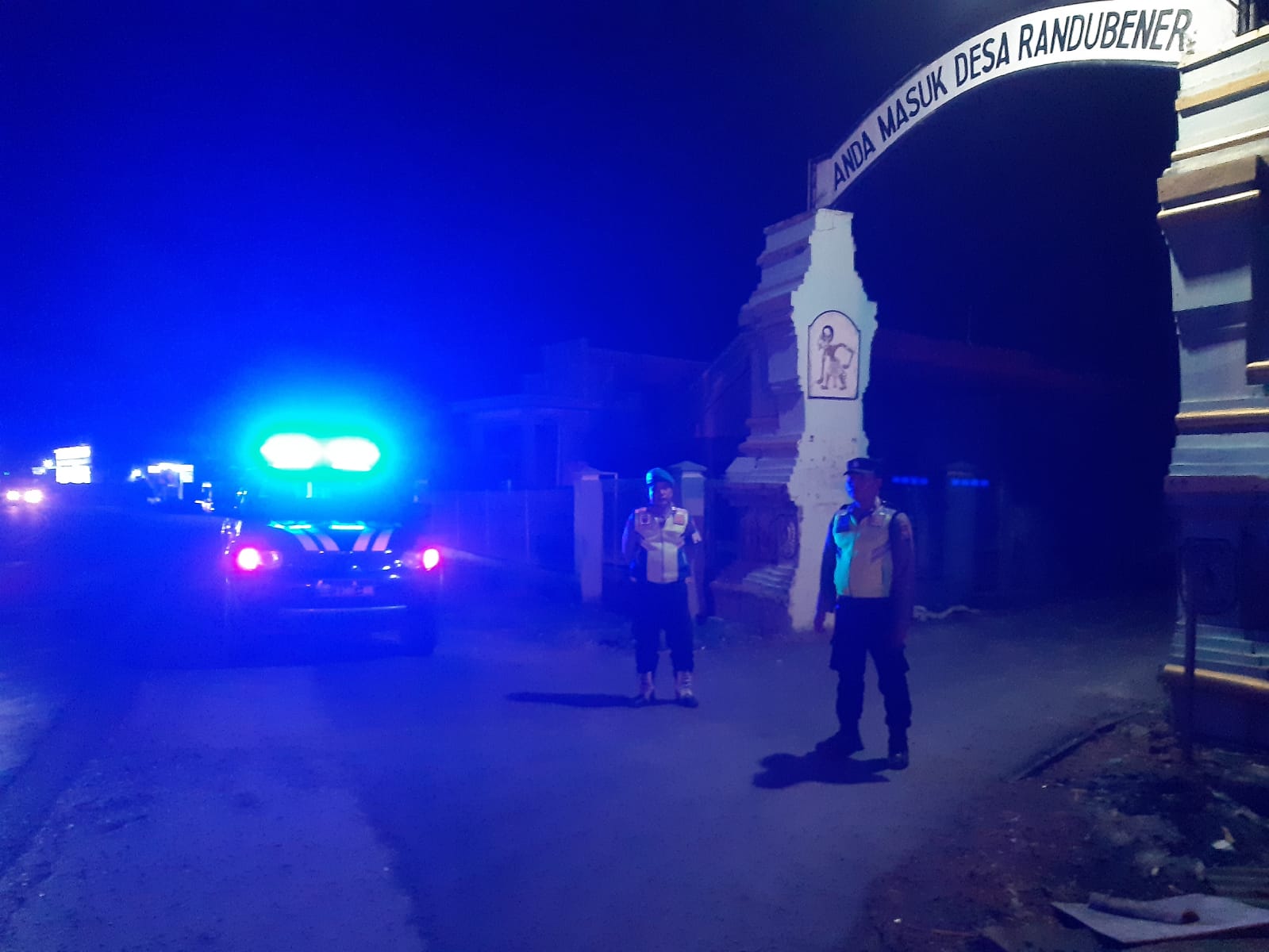 Personel Polres Lamongan Laksanakan Patroli Blue Light Guna Ciptakan Keamanan Wilayah Kabupaten Lamongan