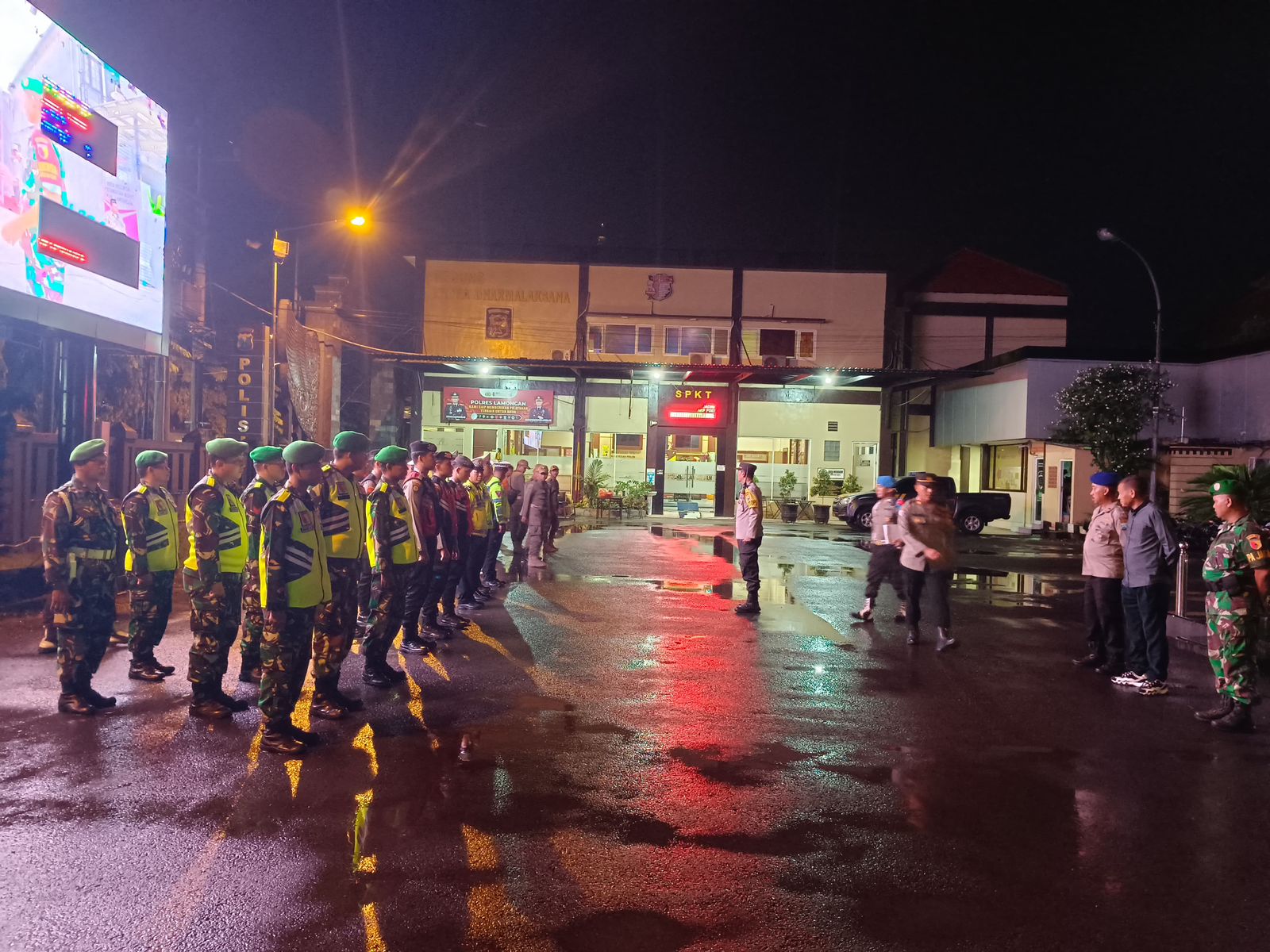 Patroli Skala Besar Gabungan Polres Lamongan Dalam Rangka Harkamtibmas
