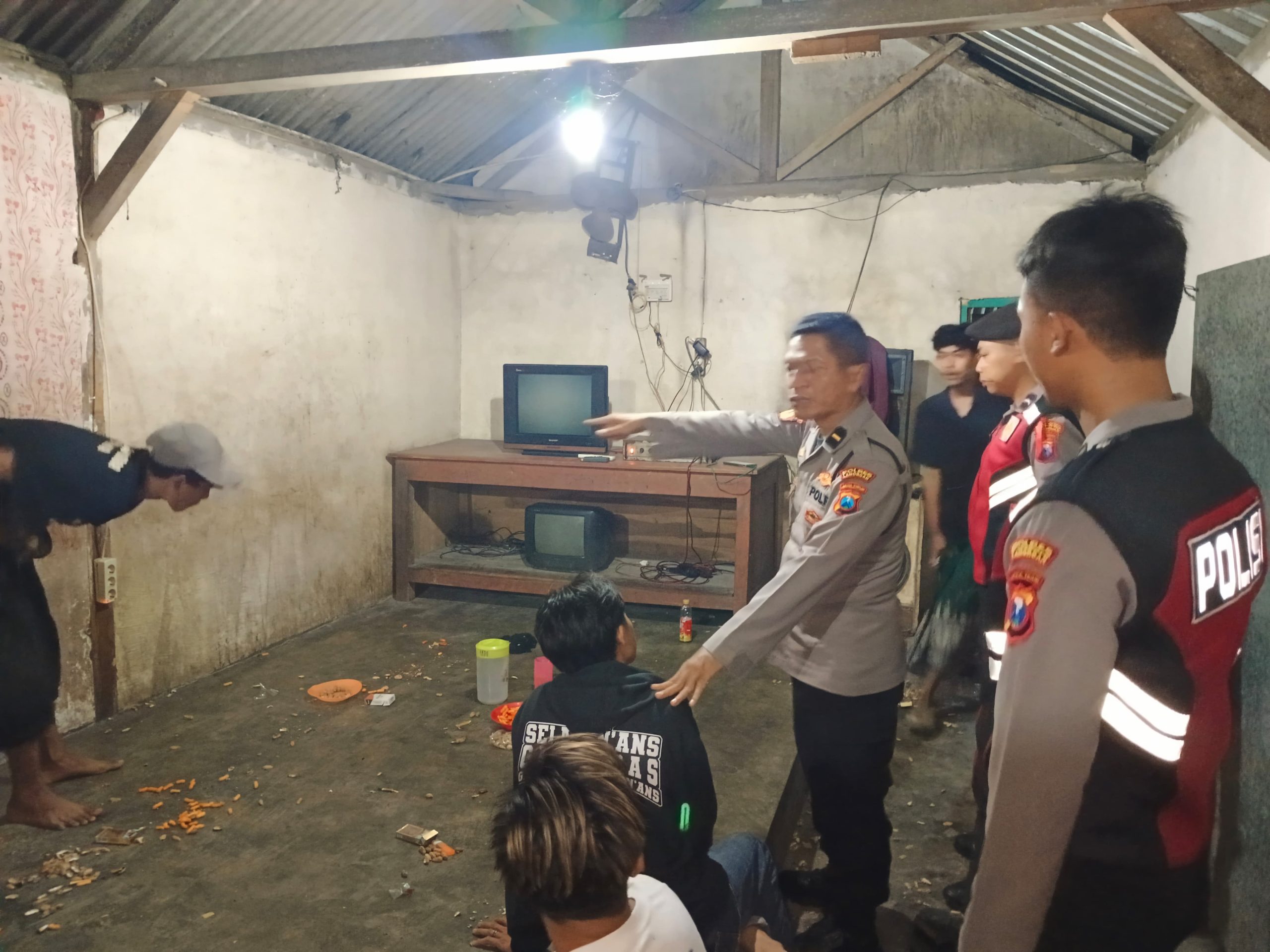 Samapta Polres Lamongan Berhasil Sita Minuman Beralkohol Tanpa Izin di Kabupaten Lamongan