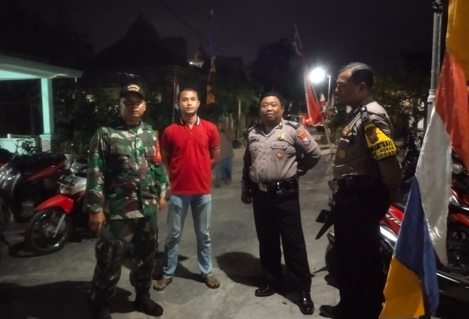 Polsek Sukodadi dan Koramil Sukodadi Bersinergi dalam Patroli Kota Presisi Jaga Kondusifitas Wilayah Lamongan