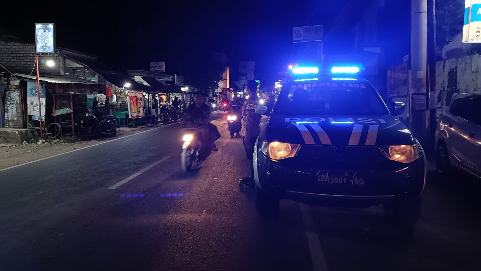 Personel Polres Lamongan Laksanakan Patroli Blue Light Guna Ciptakan Keamanan Wilayah Kab. Lamongan