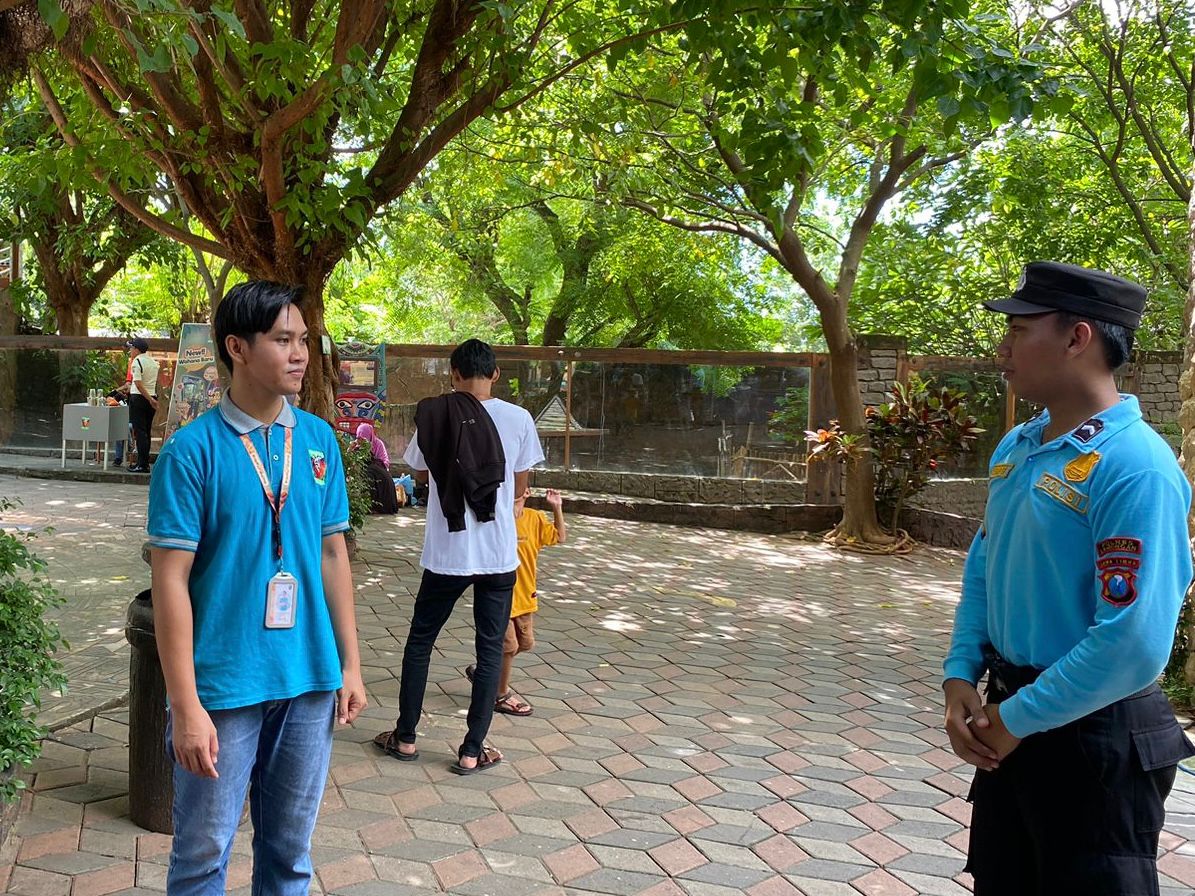 Polres Lamongan Laksanakan Pengamanan Di Tempat Wisata WBL dan Maharani Zoo